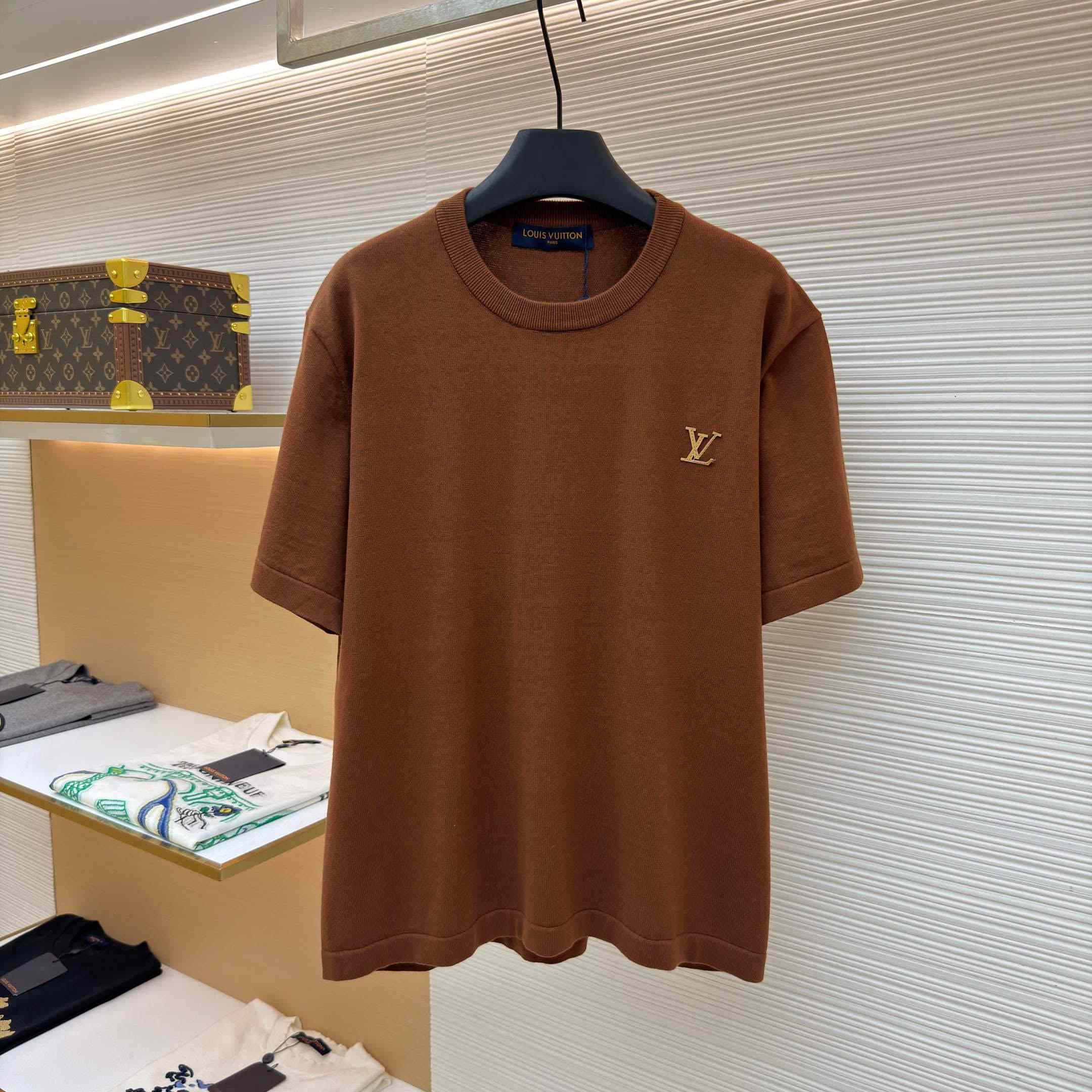 Louis Vuitton Short-Sleeved Crewneck With Signature 1AK714 - DopestKickz