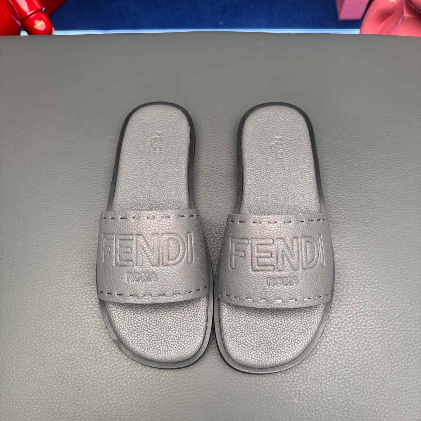Fendi Roma Embossed-Logo Leather Sandals - DopestKickz