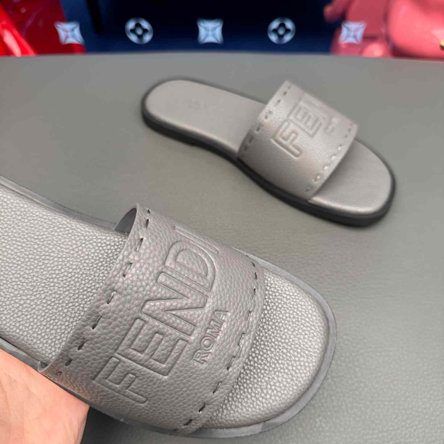 Fendi Roma Embossed-Logo Leather Sandals - DopestKickz