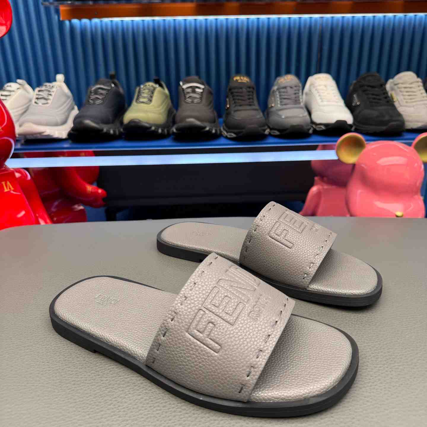 Fendi Roma Embossed-Logo Leather Sandals - DopestKickz