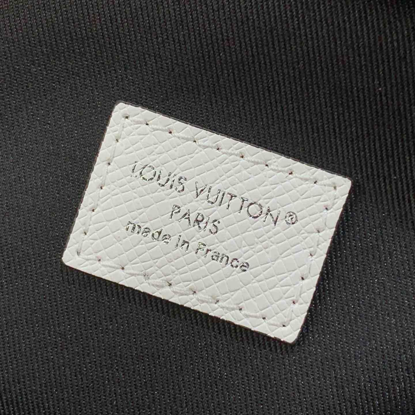 Louis Vuitton Avenue Slingbag PM   M28397 - DopestKickz