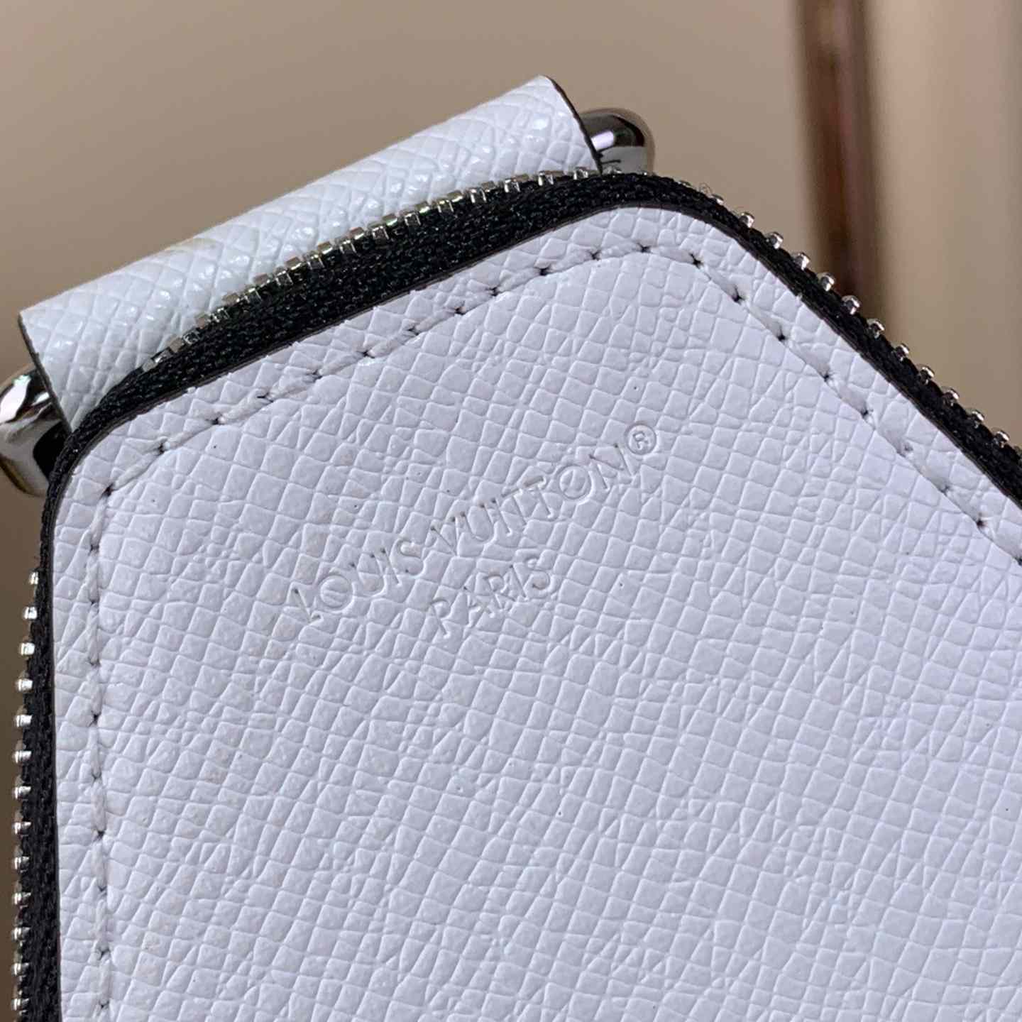 Louis Vuitton Avenue Slingbag PM   M28397 - DopestKickz