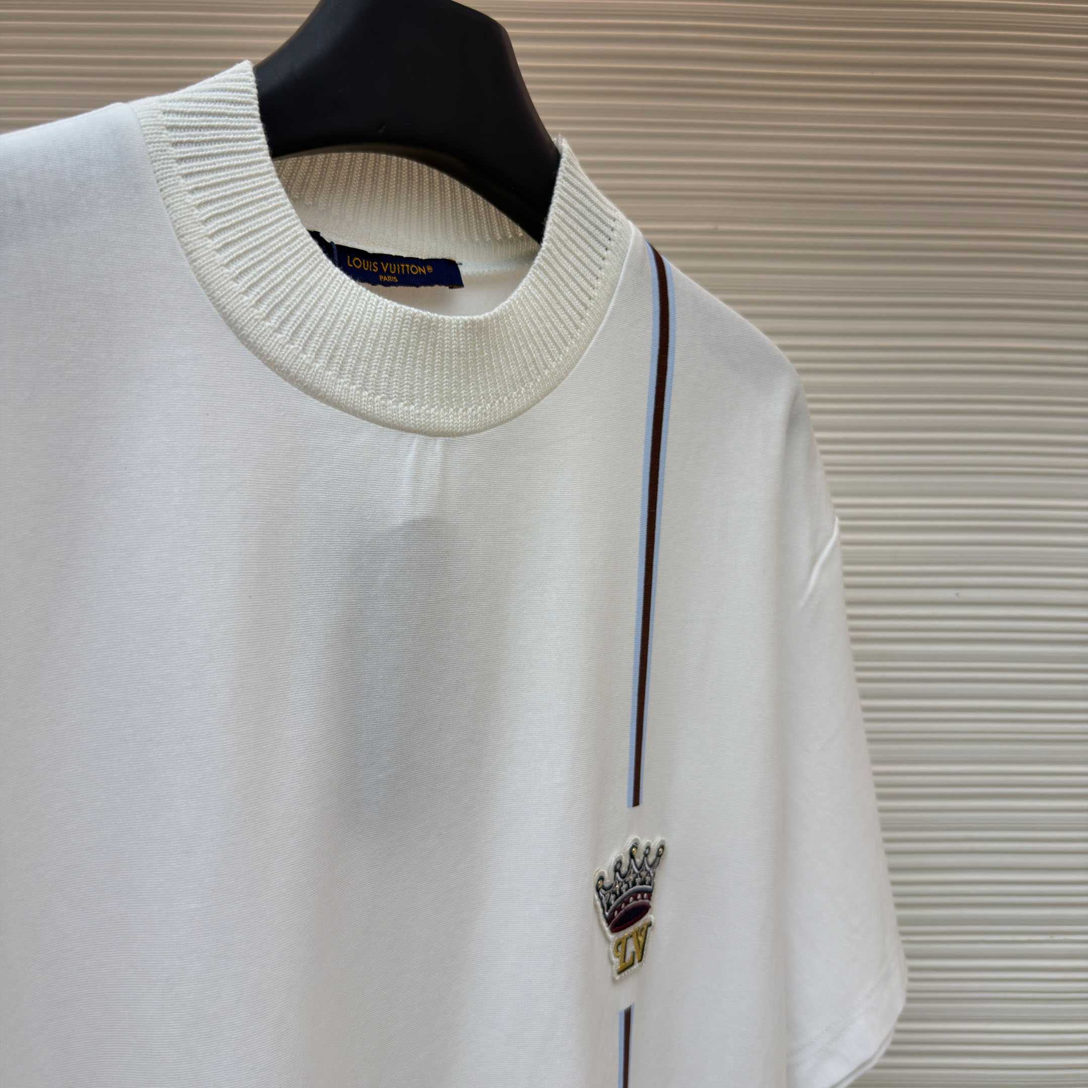 Louis Vuitton Signature T-Shirt 1AIKCE - DopestKickz