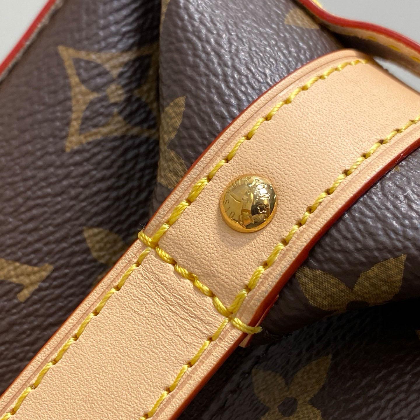 Louis Vuitton Cruiser Toiletry Bag M15350 - DopestKickz