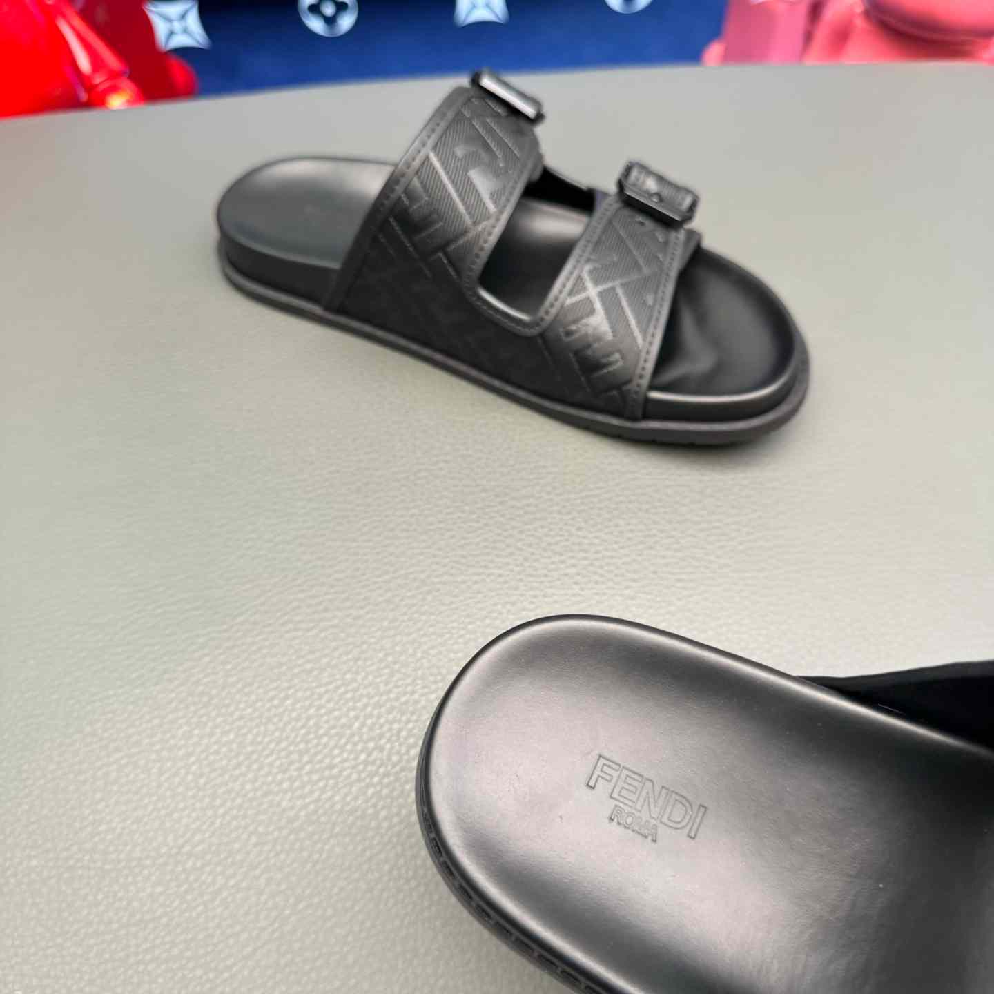 Fendi Feel Logo Sandals - DopestKickz