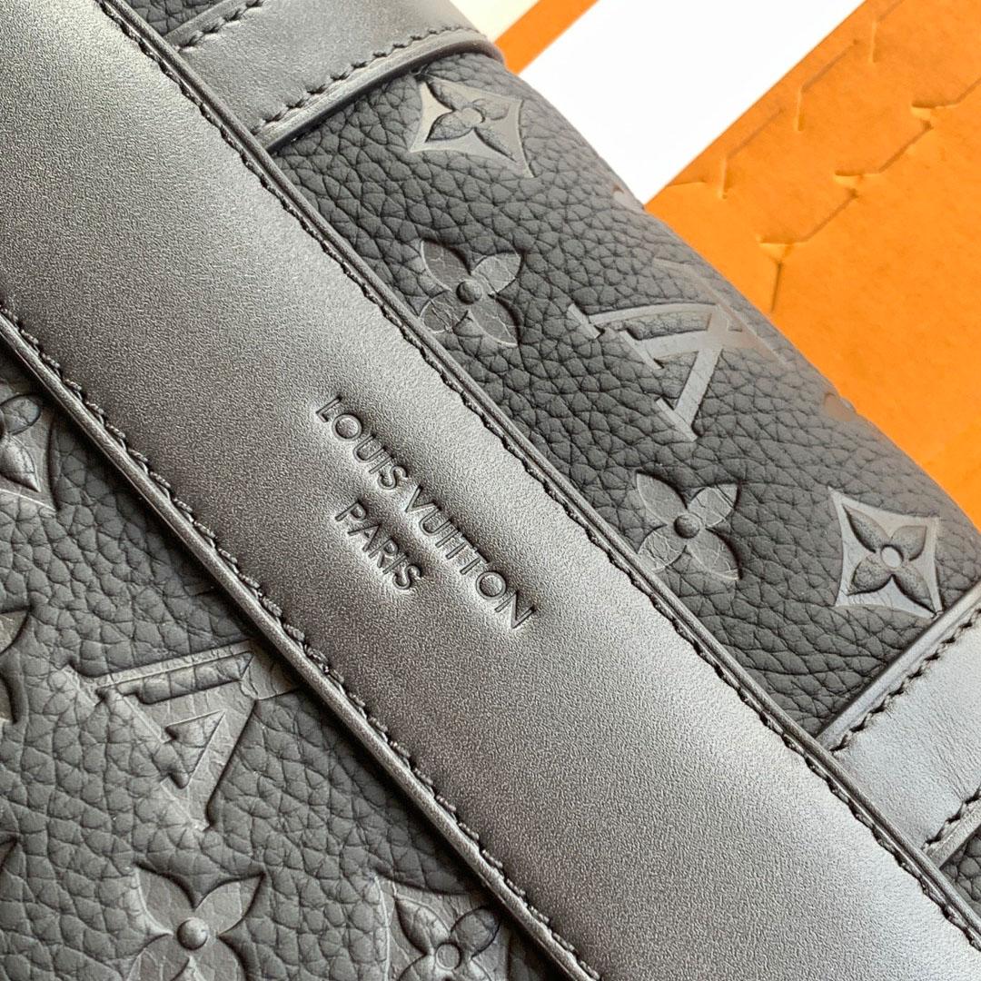 Louis Vuitton Christopher Messenger M28324 - DopestKickz