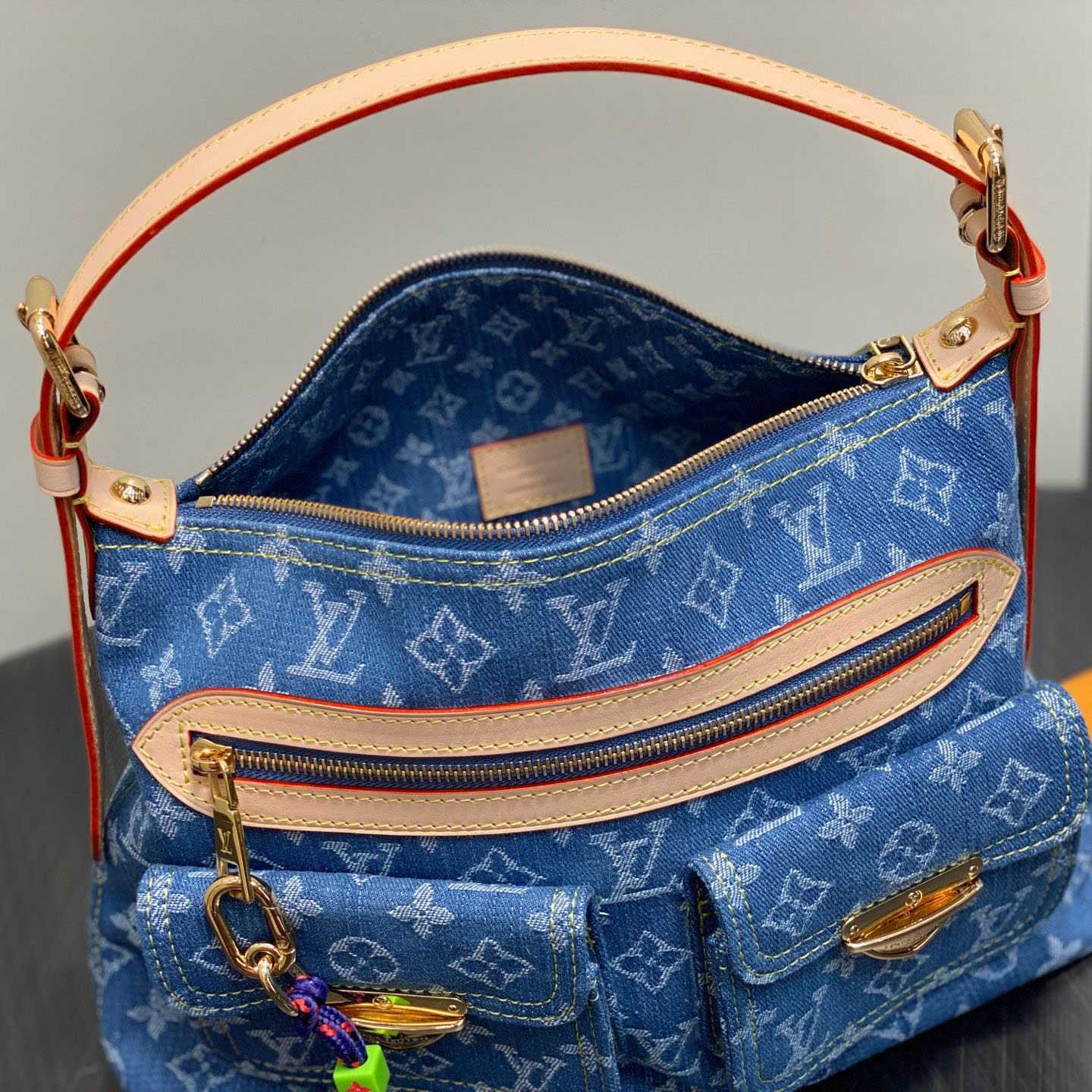 Louis Vuitton Baggy M27329 - DopestKickz
