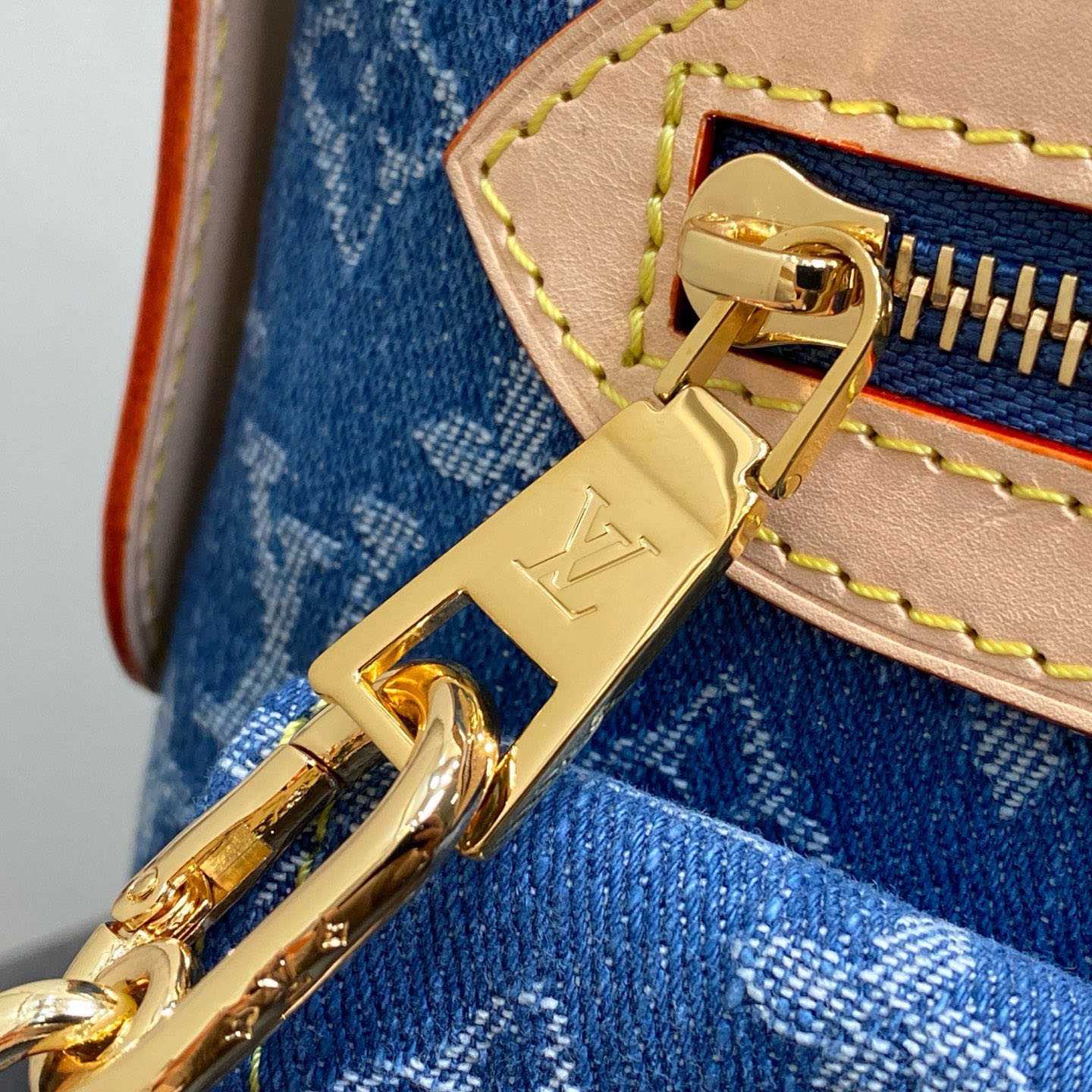 Louis Vuitton Baggy M27329 - DopestKickz