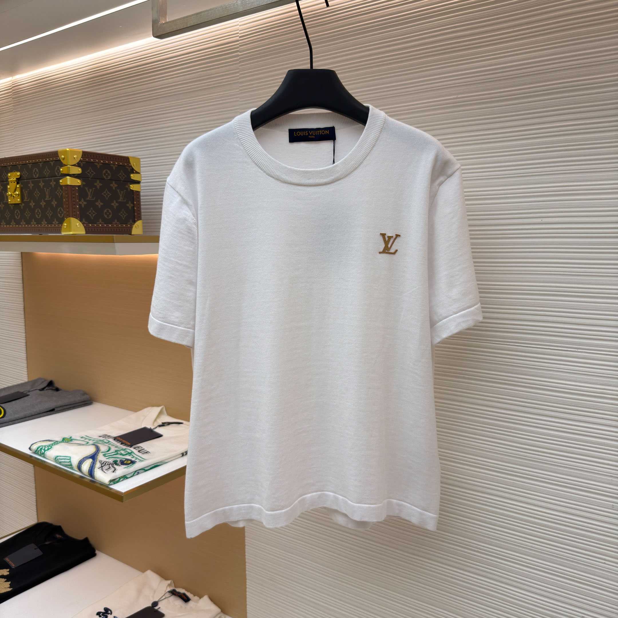 Louis Vuitton Short-Sleeved Crewneck With Signature 1AK70O - DopestKickz