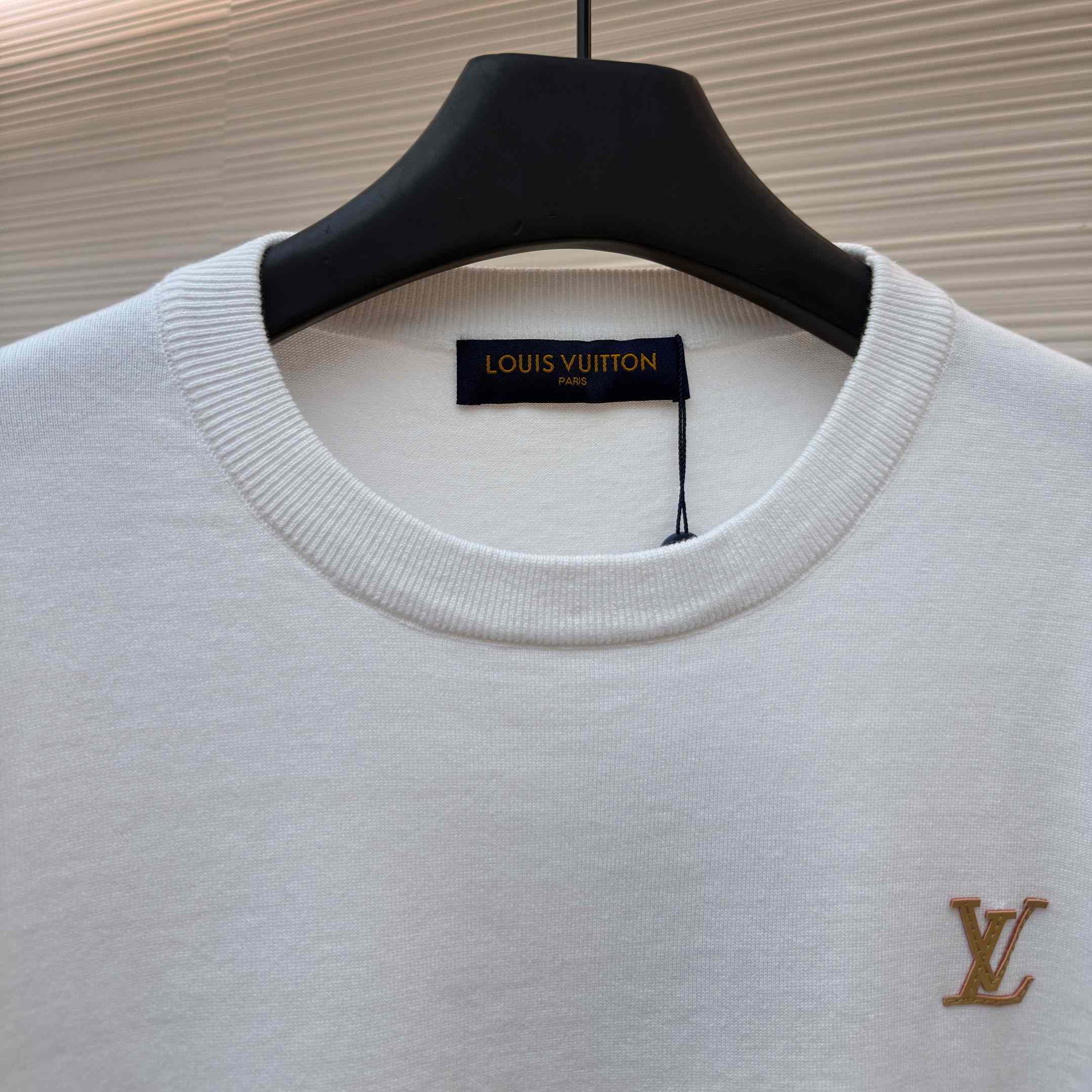 Louis Vuitton Short-Sleeved Crewneck With Signature 1AK70O - DopestKickz