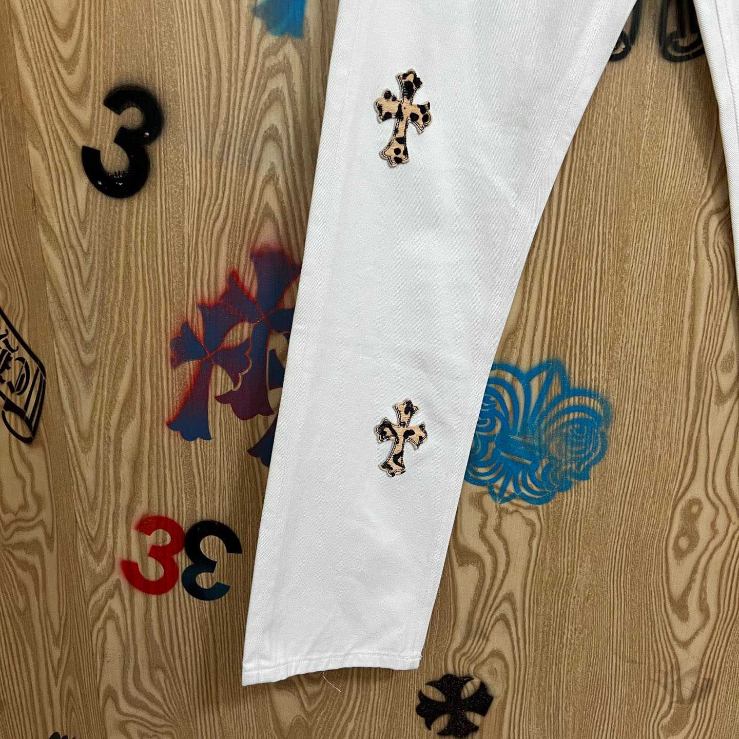 Chrome Hearts Levi's 501 Leopard Cross Patch White Jeans - DopestKickz