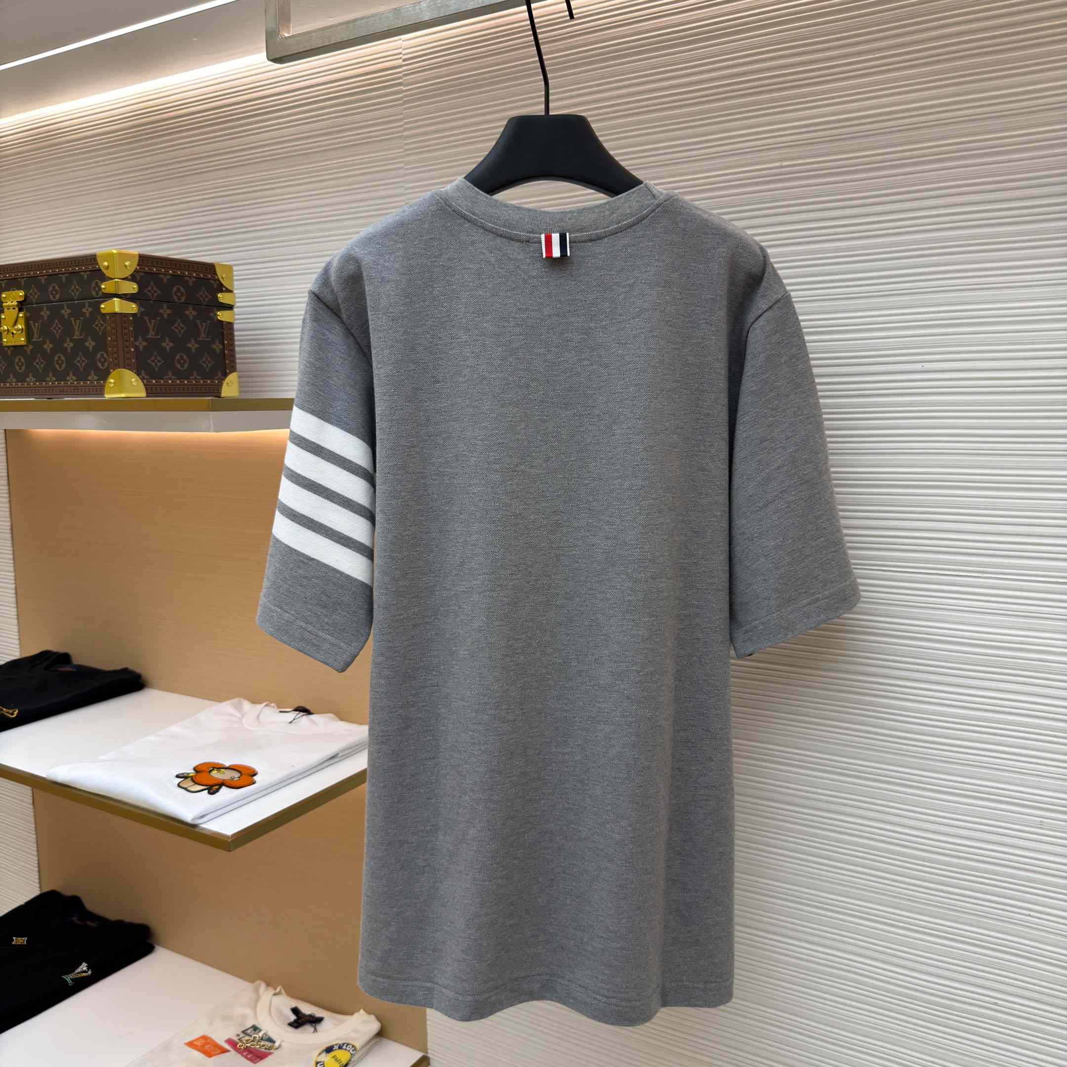 Thom Browne Cotton 4-Bar Short Sleeve T-Shirt - DopestKickz