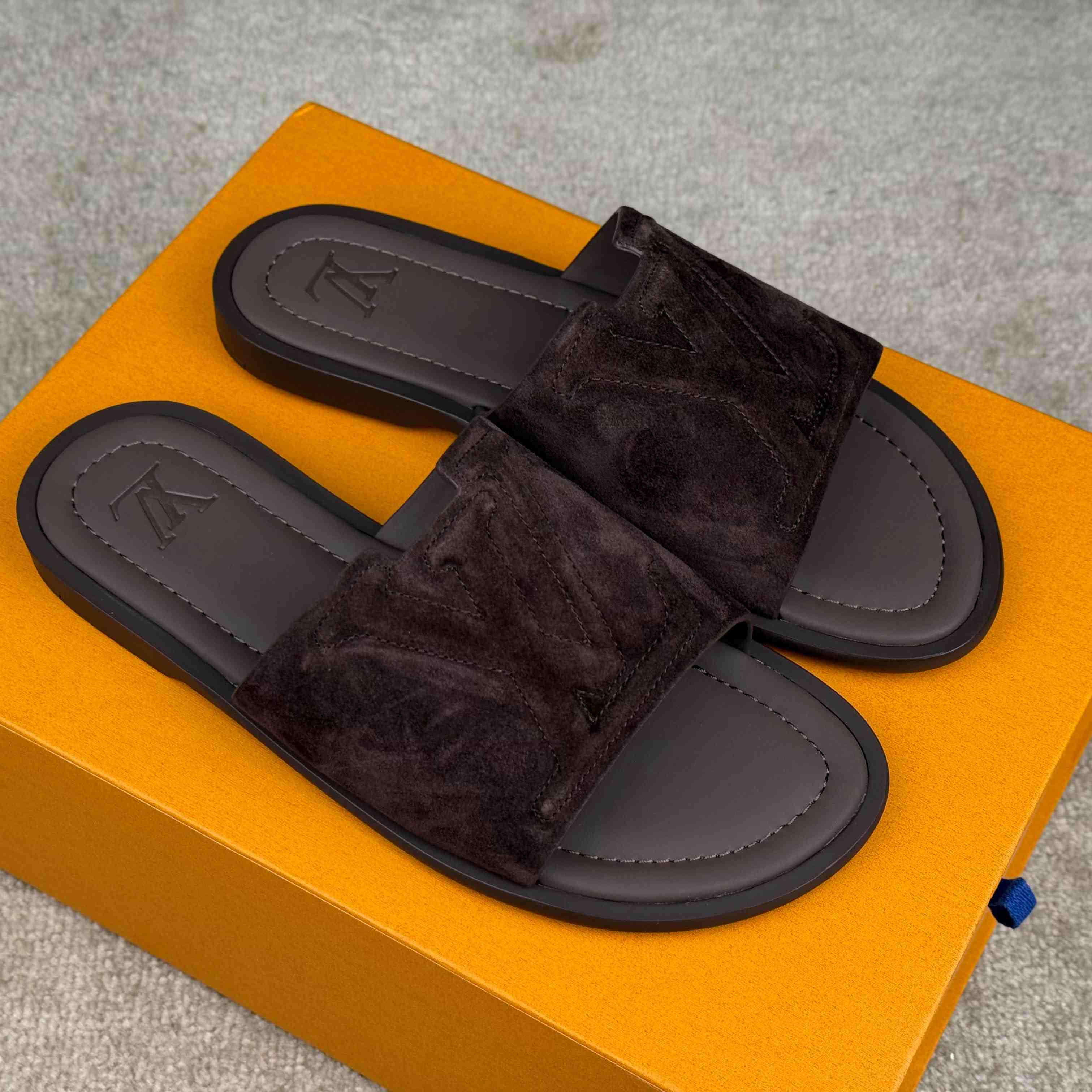 Louis Vuitton LV Portofino Mule   1AK8RI - DopestKickz