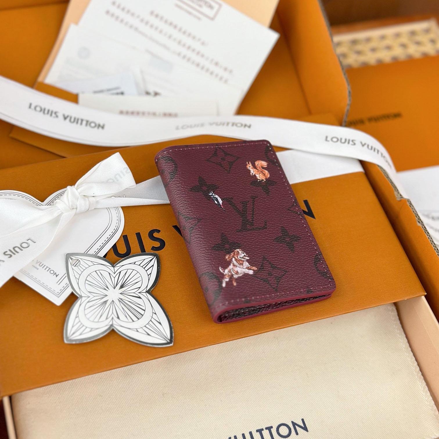 Louis Vuitton Passport Cover  M27021 - DopestKickz