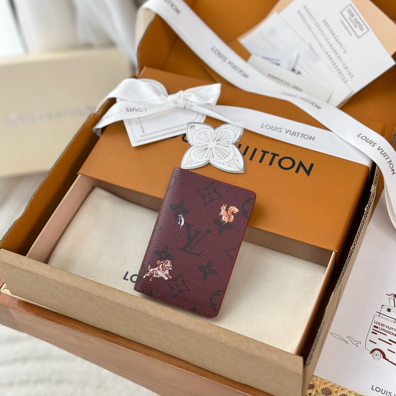 Louis Vuitton Passport Cover  M27021 - DopestKickz