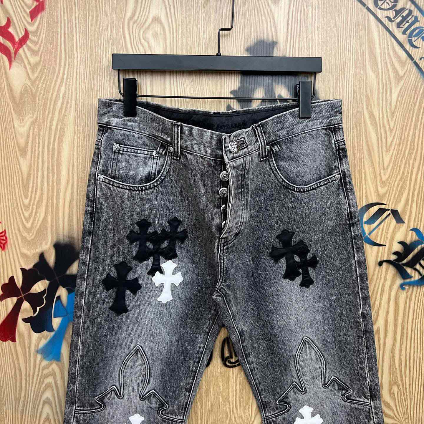 Chrome Hearts Cross Patch Fleur Knee Jeans - DopestKickz