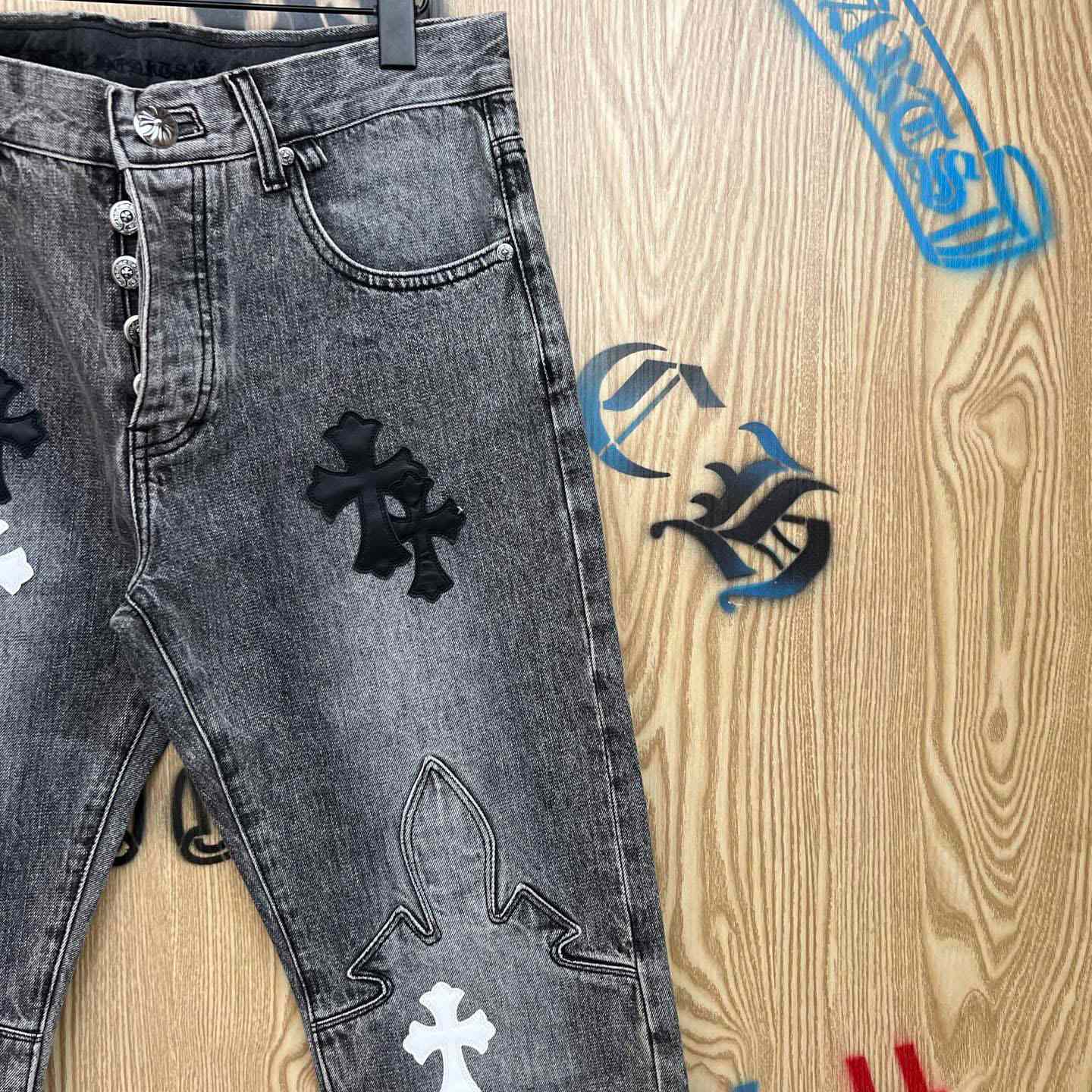 Chrome Hearts Cross Patch Fleur Knee Jeans - DopestKickz