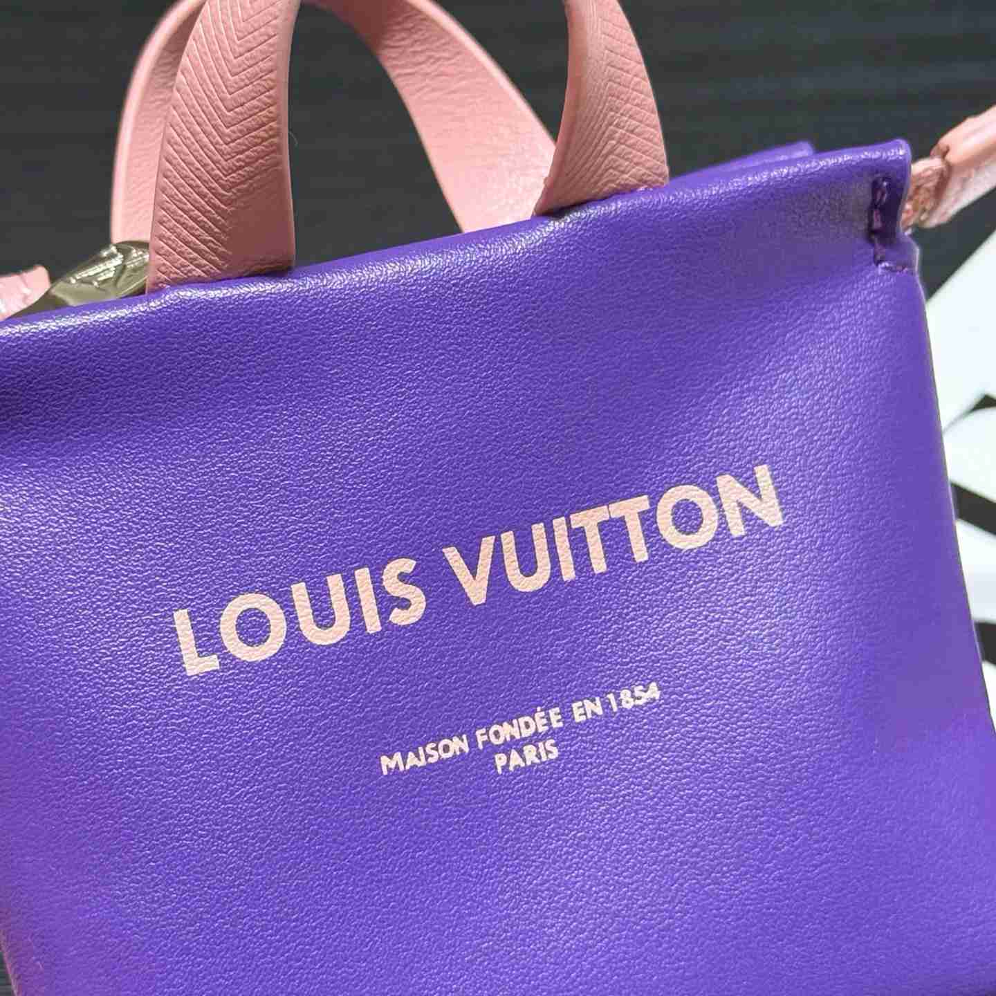 Louis Vuitton LV Mini Shopper Bag Charm M03121 - DopestKickz
