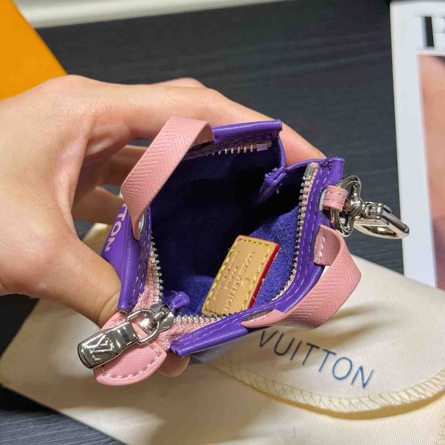 Louis Vuitton LV Mini Shopper Bag Charm M03121 - DopestKickz