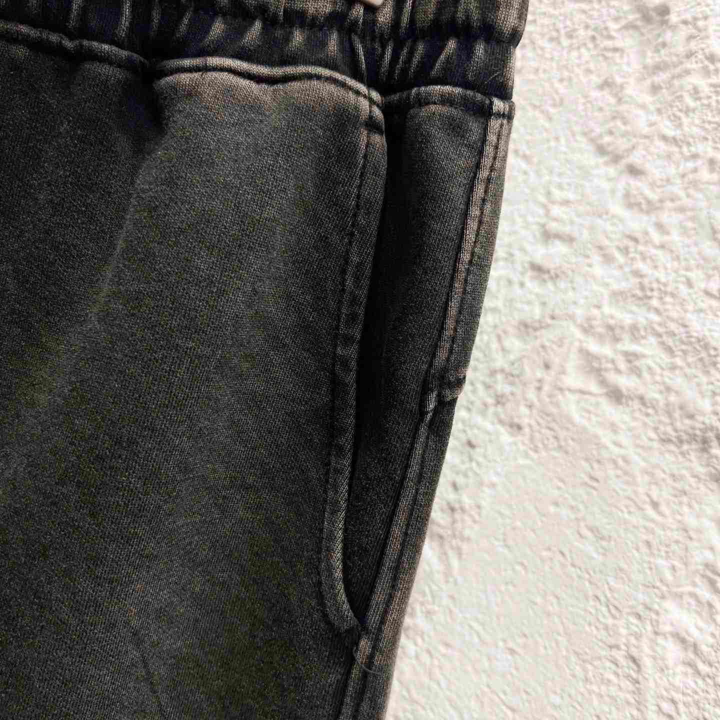 Louis Vuitton Shorts    - DopestKickz