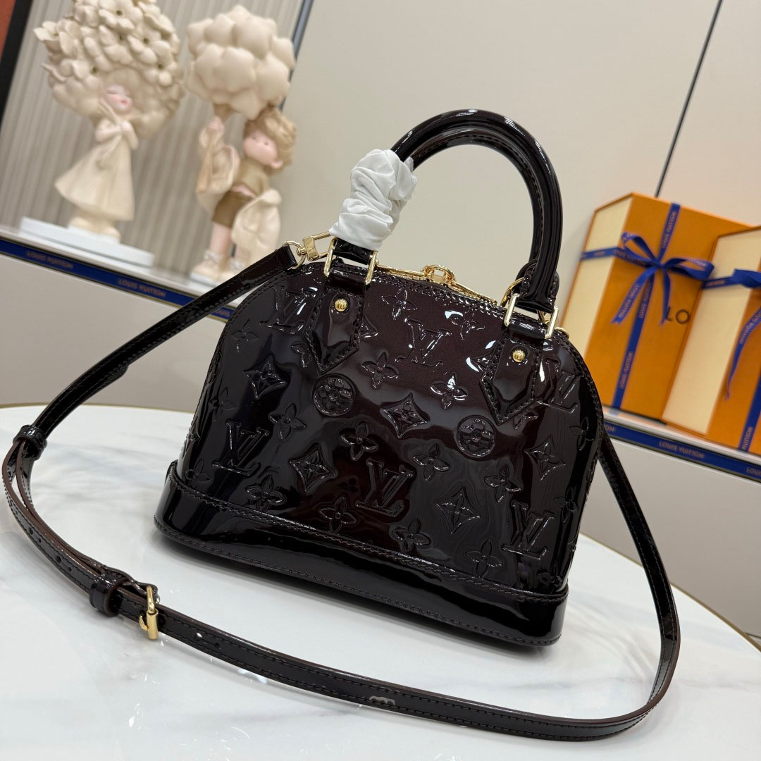 Louis Vuitton Alma BB M27172  - DopestKickz