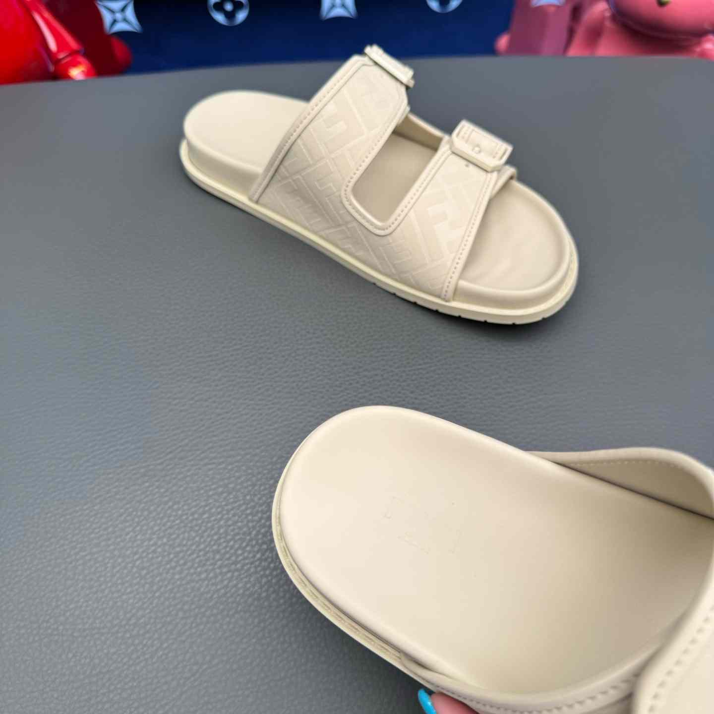 Fendi Feel Logo Sandals - DopestKickz
