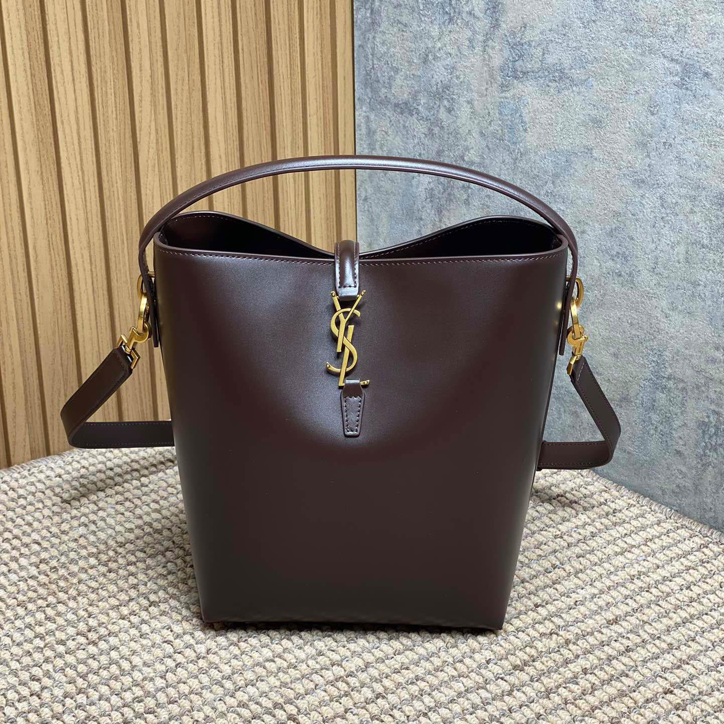 Saint Laurent Le 37 In Shiny Leather - DopestKickz