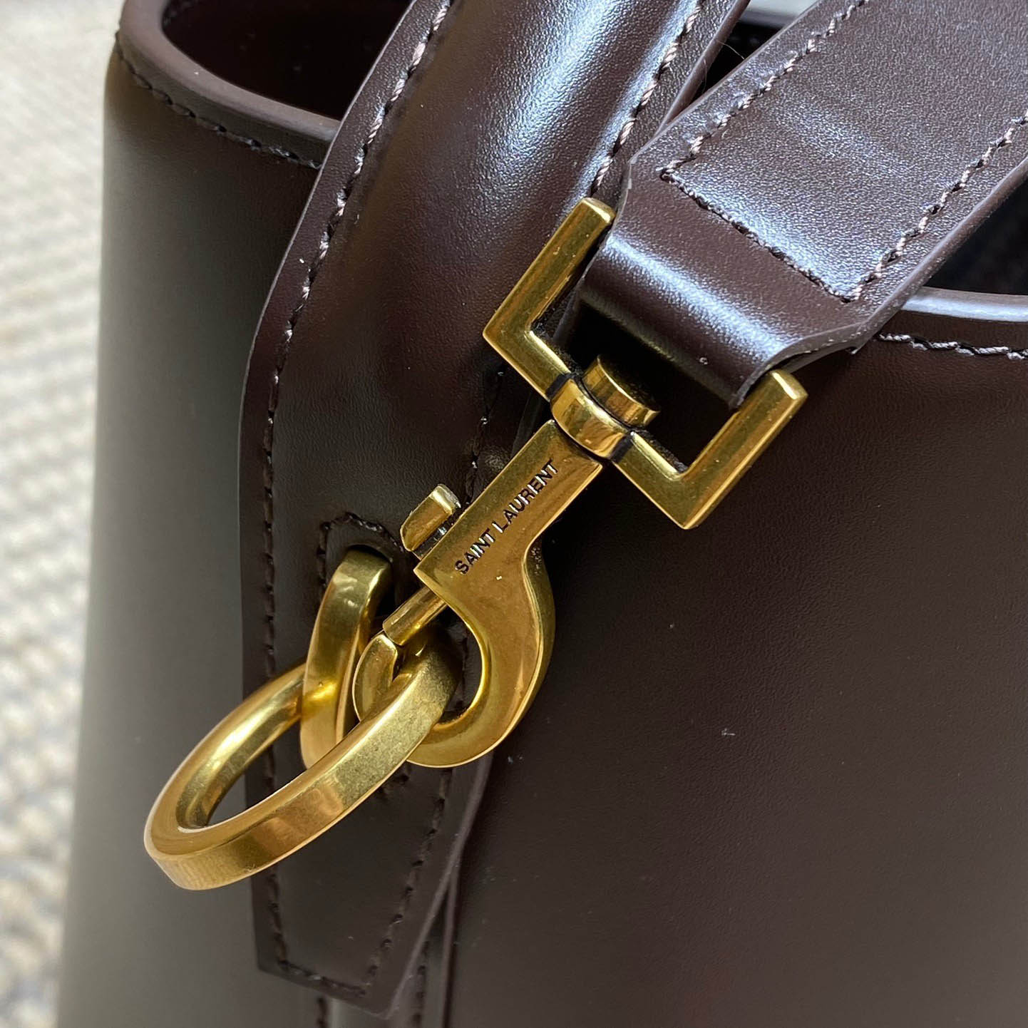 Saint Laurent Le 37 In Shiny Leather - DopestKickz