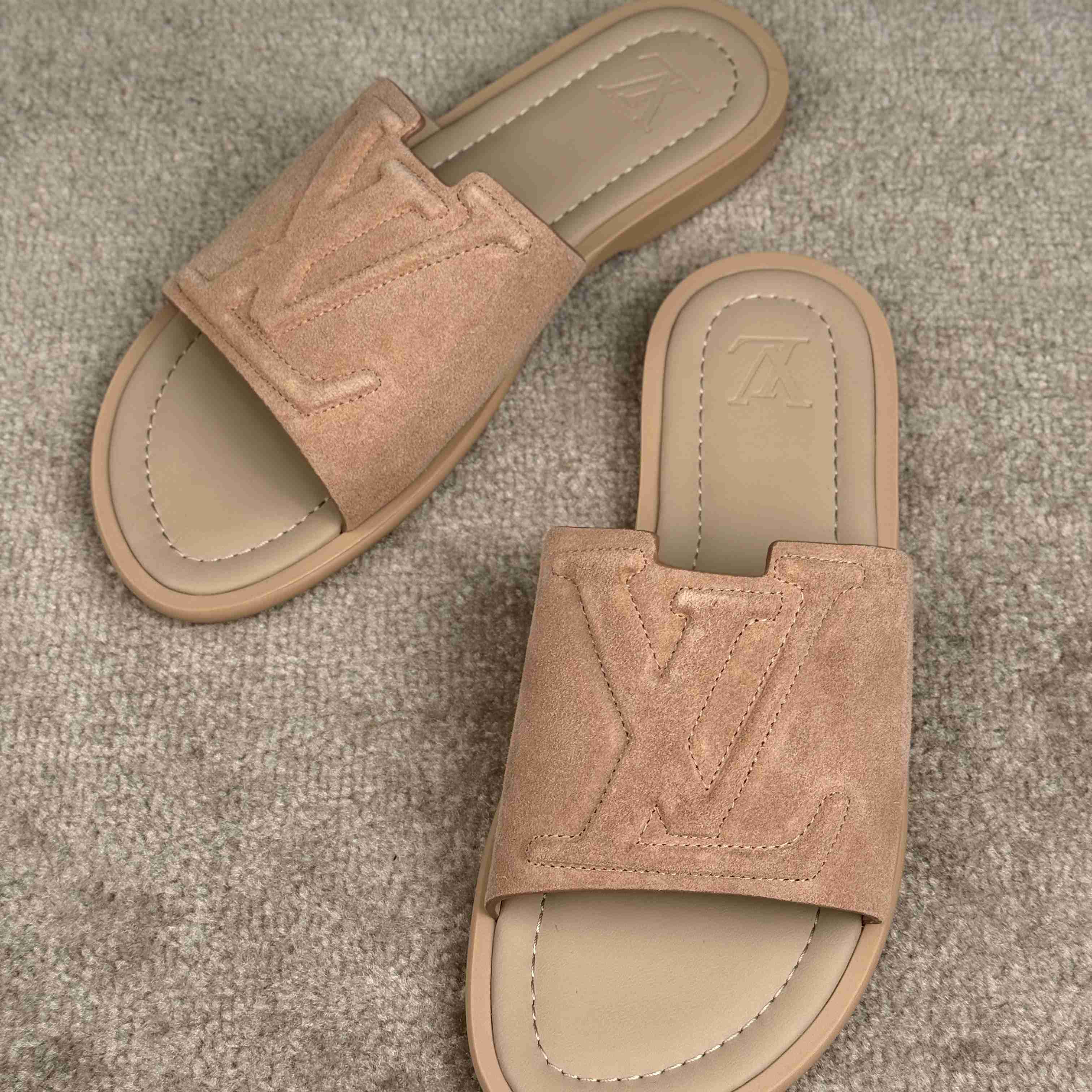 Louis Vuitton LV Portofino Mule   1AIZSS - DopestKickz