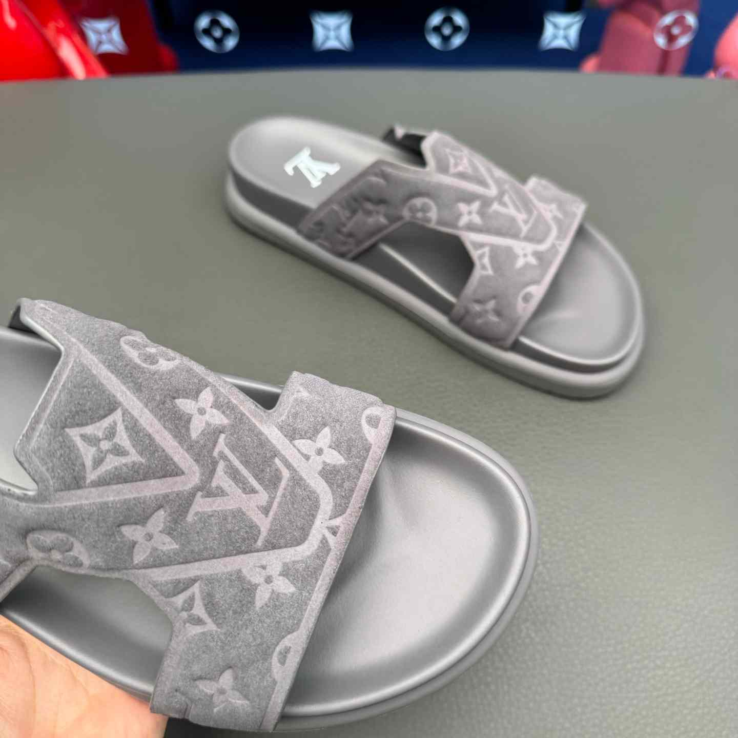 Louis Vuitton LV Oasis Mule    - DopestKickz