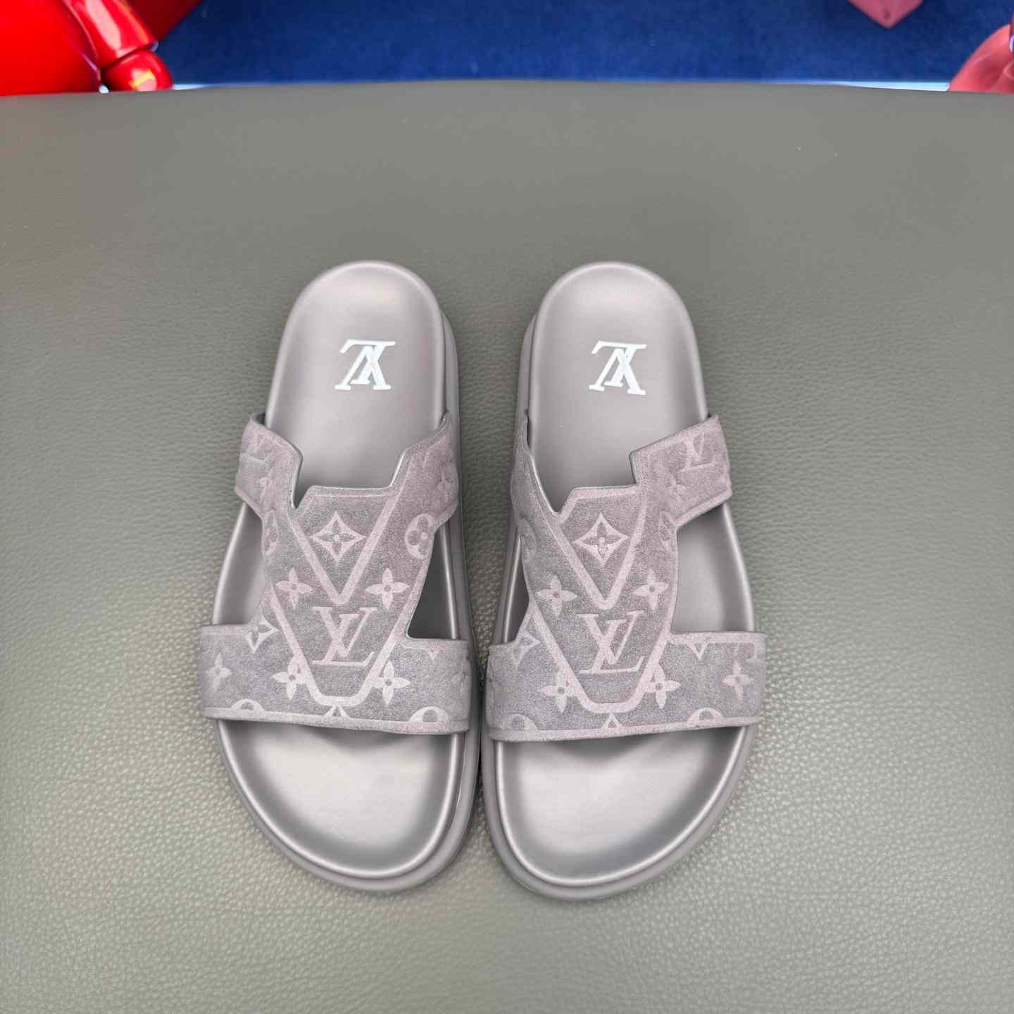 Louis Vuitton LV Oasis Mule    - DopestKickz