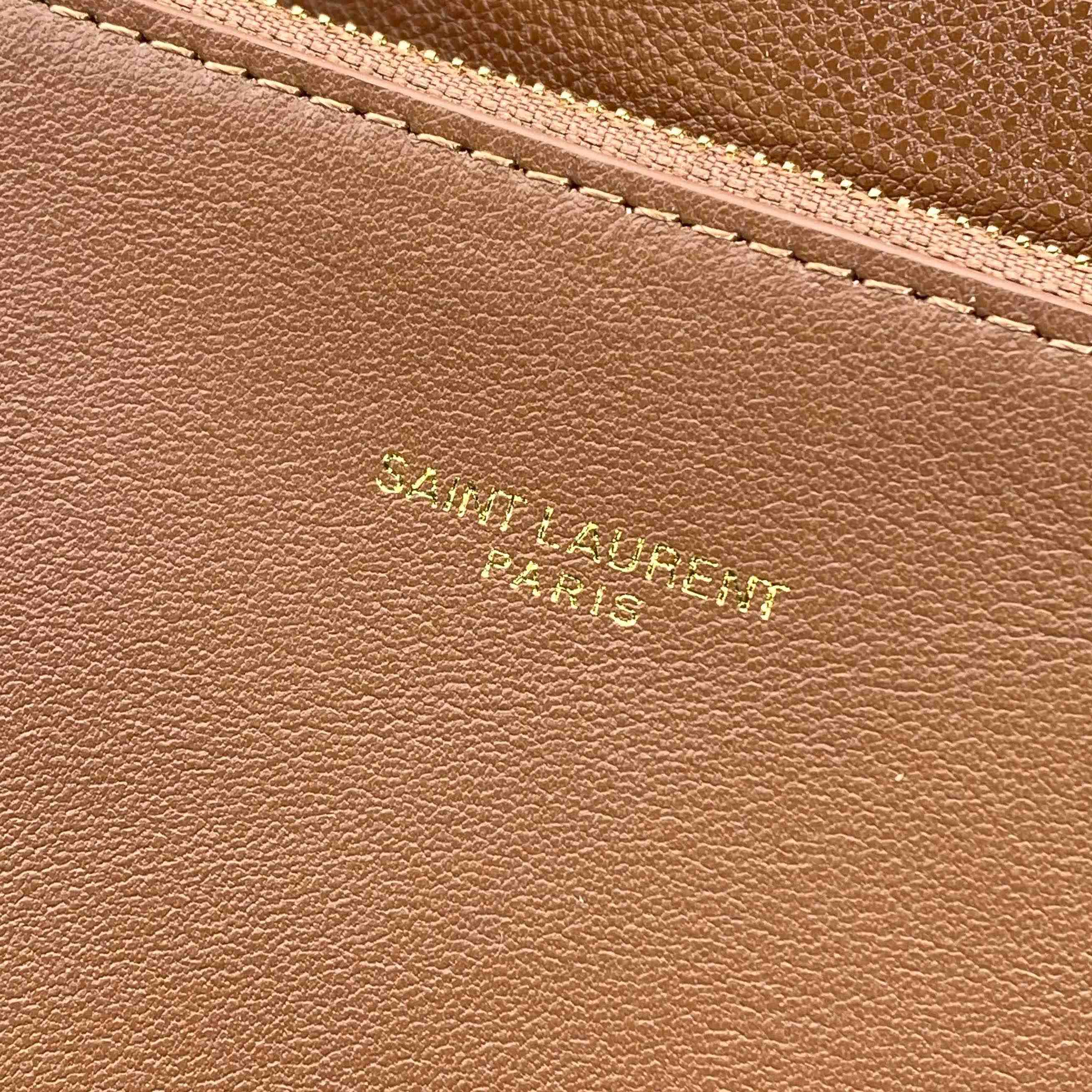 Saint Laurent LE 5 À 7 Supple LARGE In Grained Leather - DopestKickz