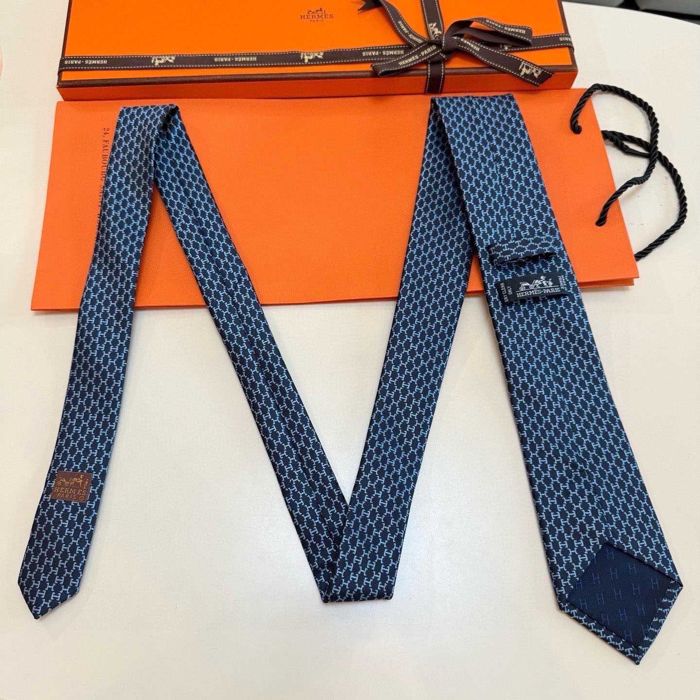 Hermes Dancing H Tie - DopestKickz