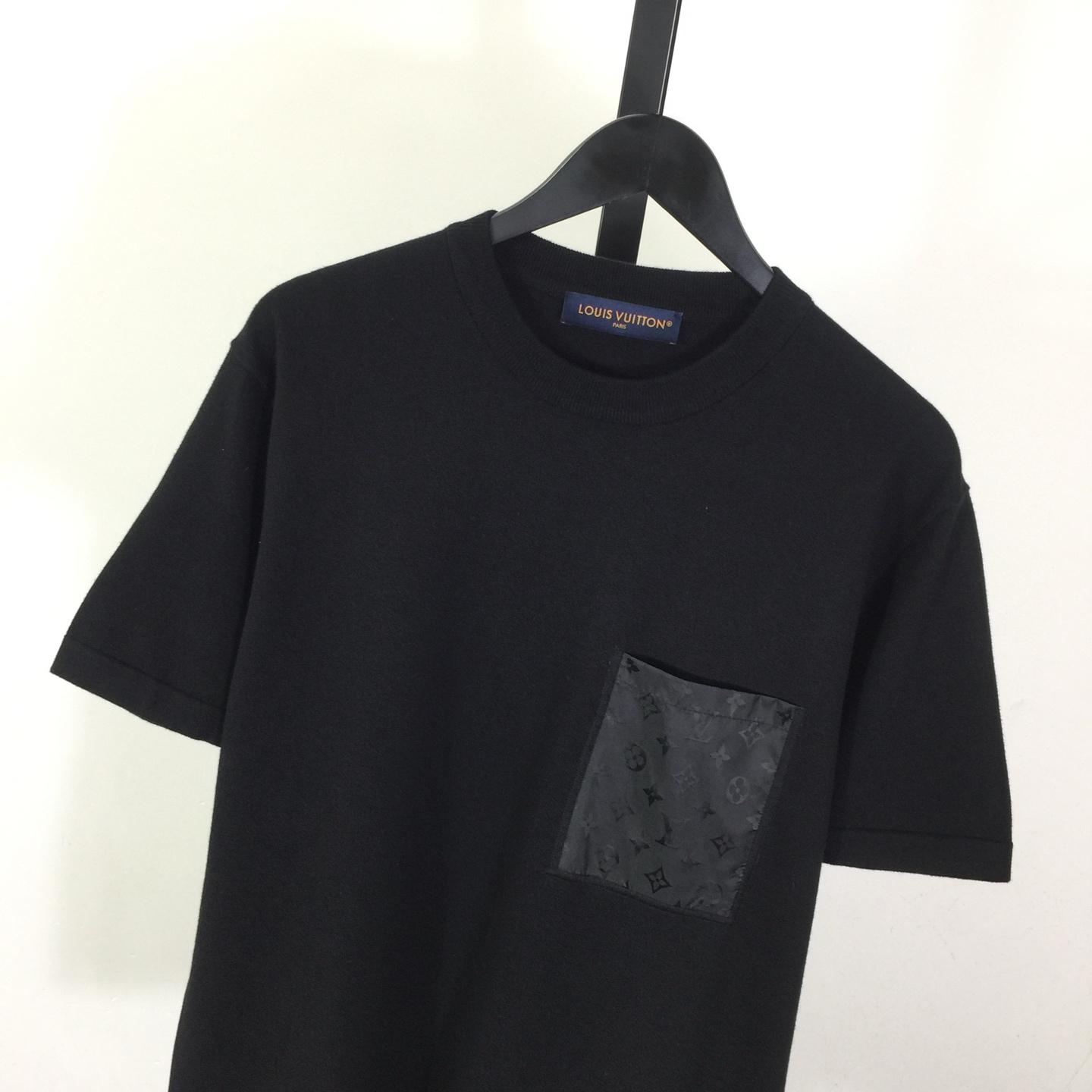 Louis Vuitton T-Shirt With Technical Signature Details   1AJRLX - DopestKickz
