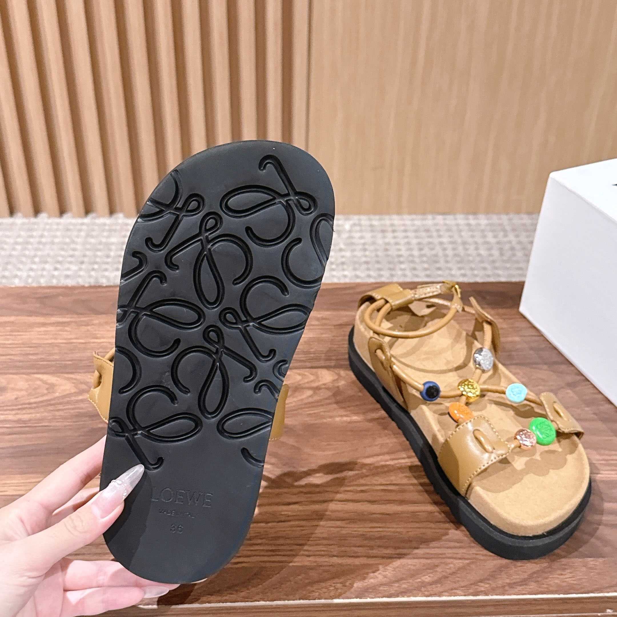 Loewe Pebble Beads Fussbett Sandal - DopestKickz