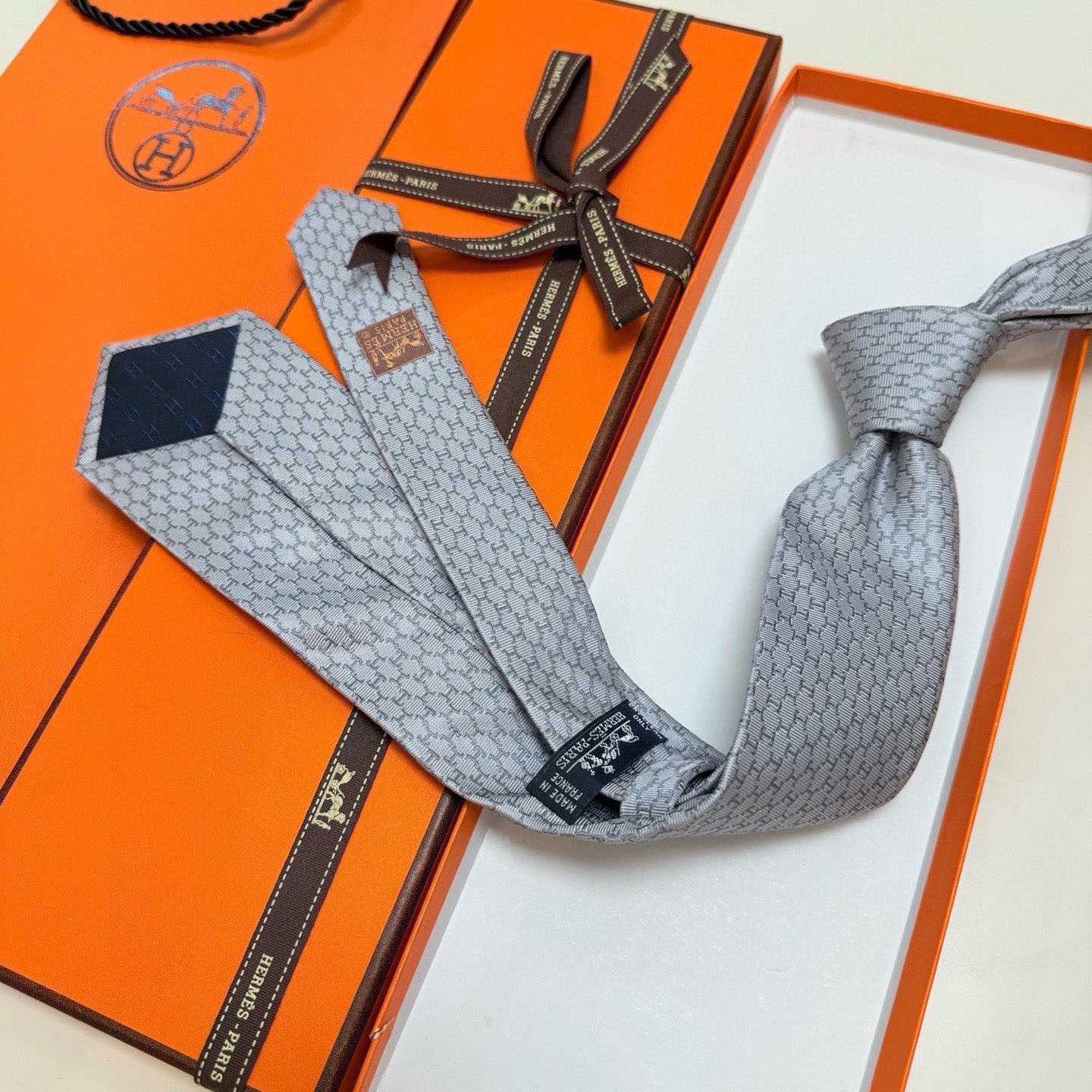 Hermes Dancing H Tie - DopestKickz