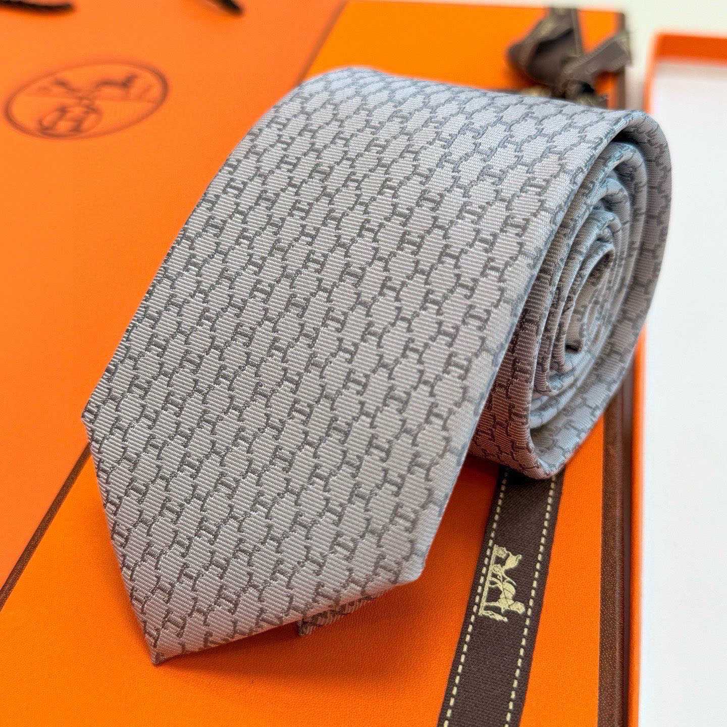 Hermes Dancing H Tie - DopestKickz