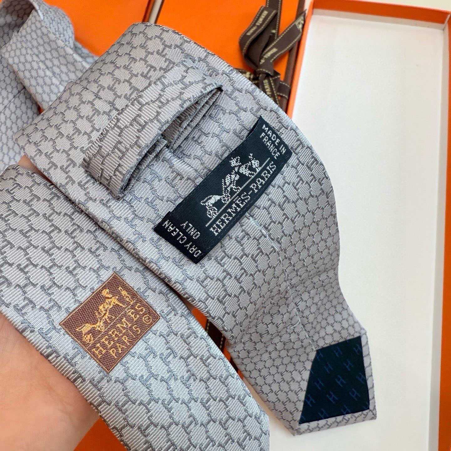 Hermes Dancing H Tie - DopestKickz