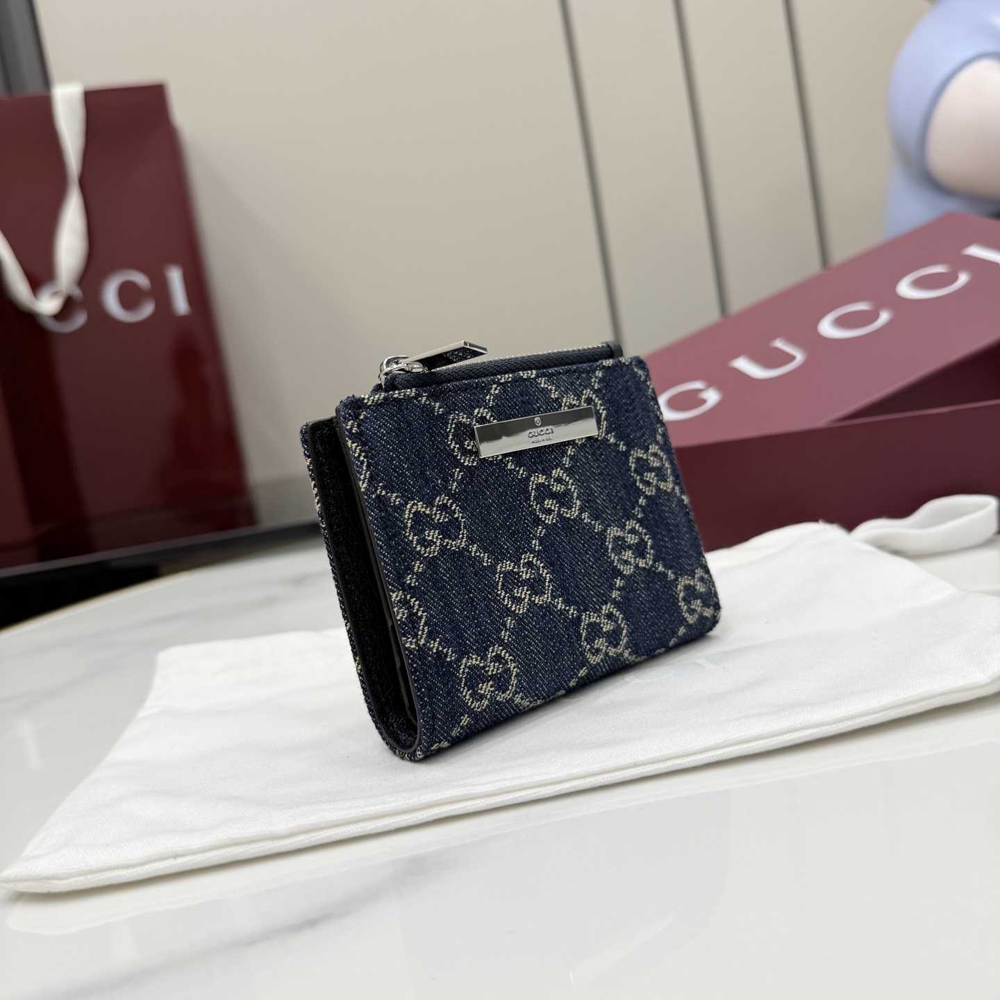Gucci Small Wallet With Gucci Plaque - DopestKickz