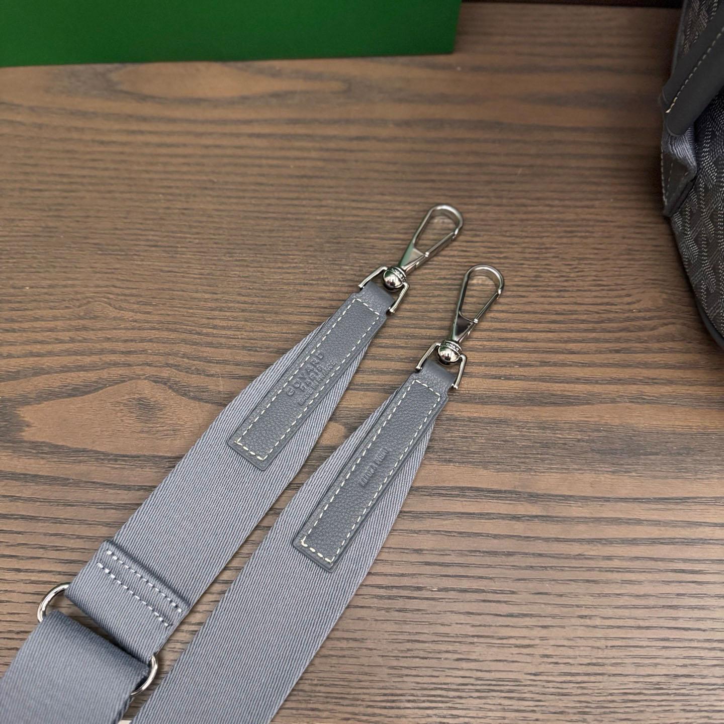 Goyard Barrel 40 Sports Bag - DopestKickz