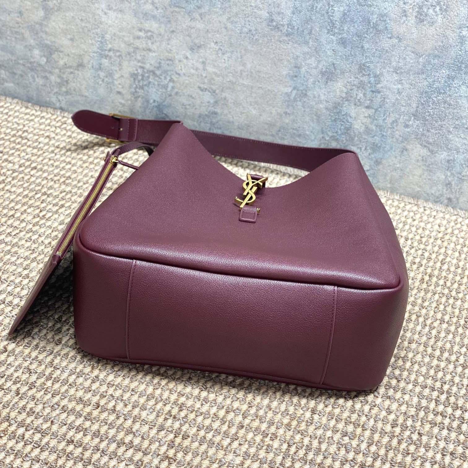 Saint Laurent LE 5 À 7 supple Large In Grained Leather - DopestKickz