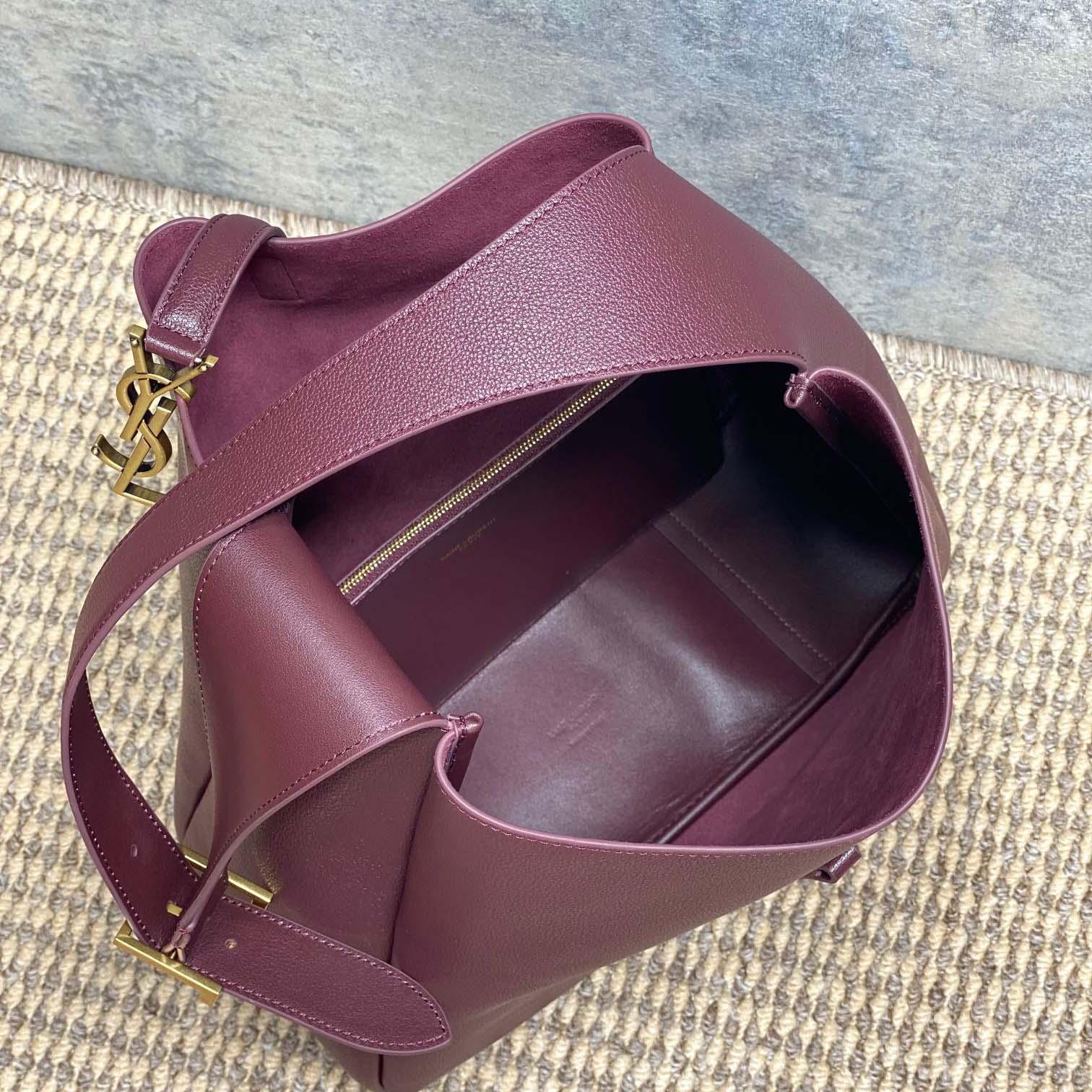 Saint Laurent LE 5 À 7 supple Large In Grained Leather - DopestKickz