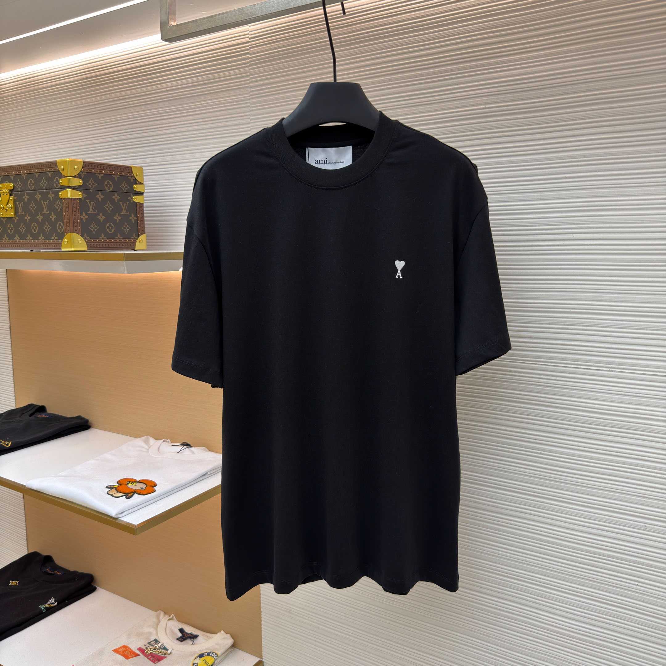 AMI Paris Black Cotton Ami De Coeur T-shirt - DopestKickz