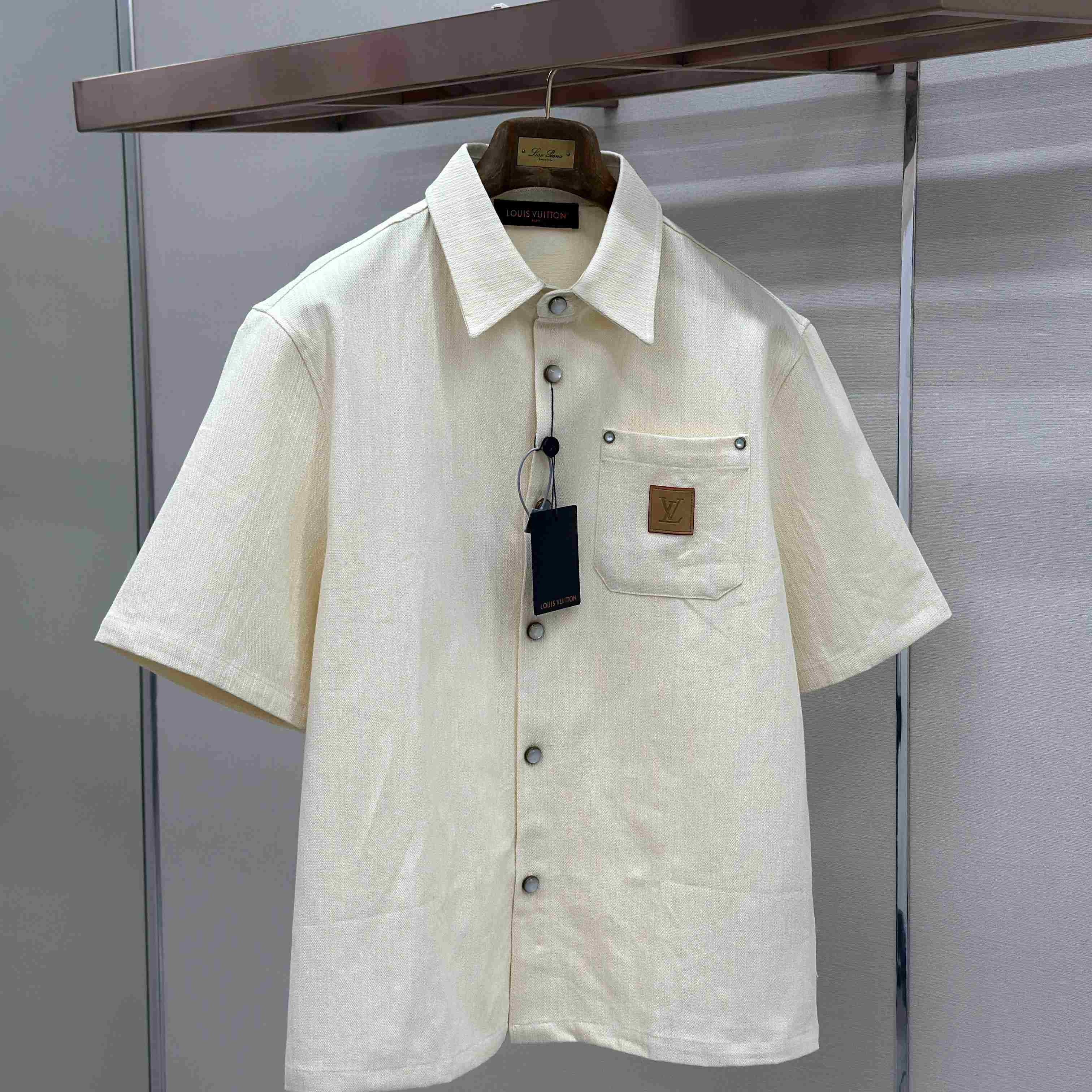 Louis Vuitton Silk-Blend Short-Sleeved Shirt 1AHCHW - DopestKickz