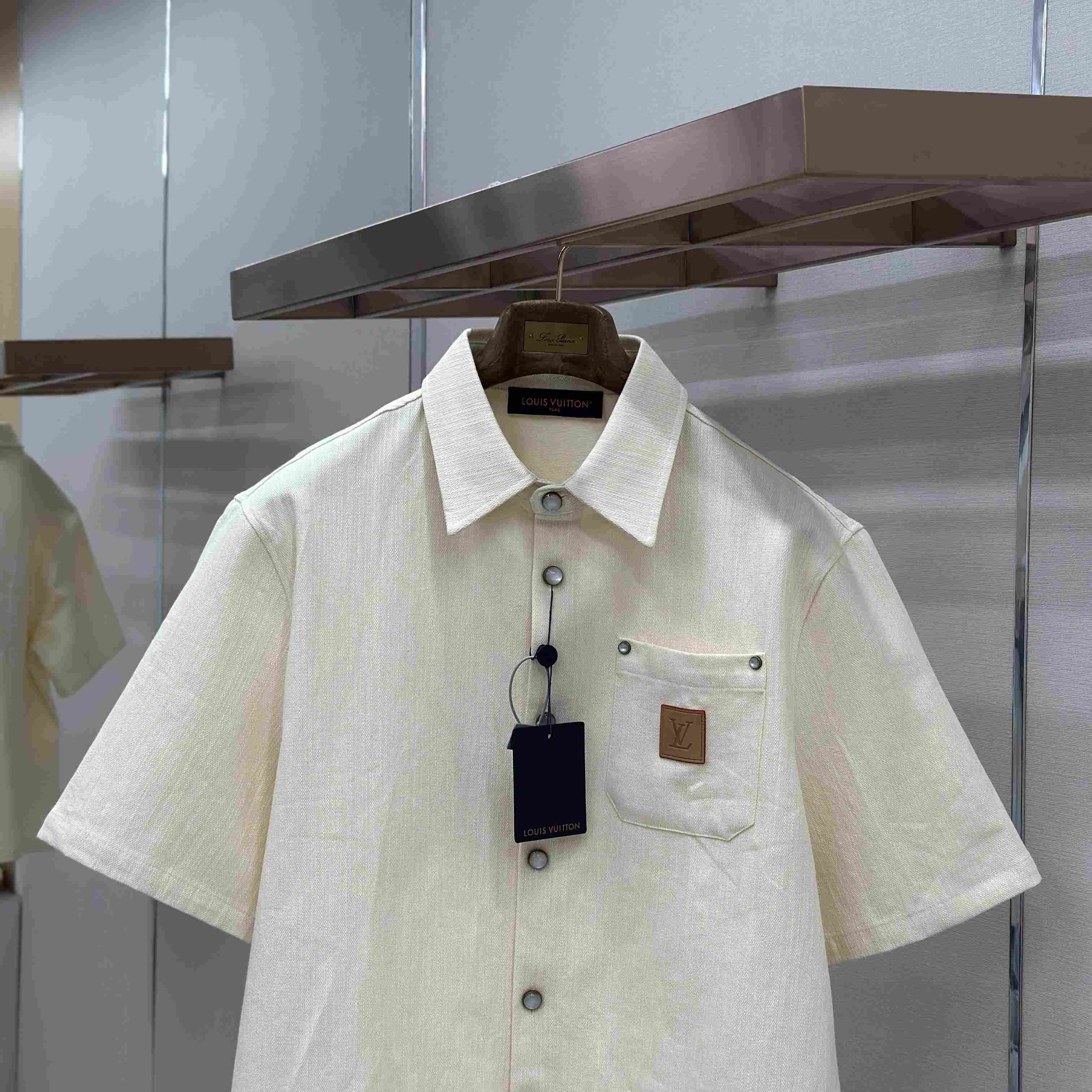 Louis Vuitton Silk-Blend Short-Sleeved Shirt 1AHCHW - DopestKickz