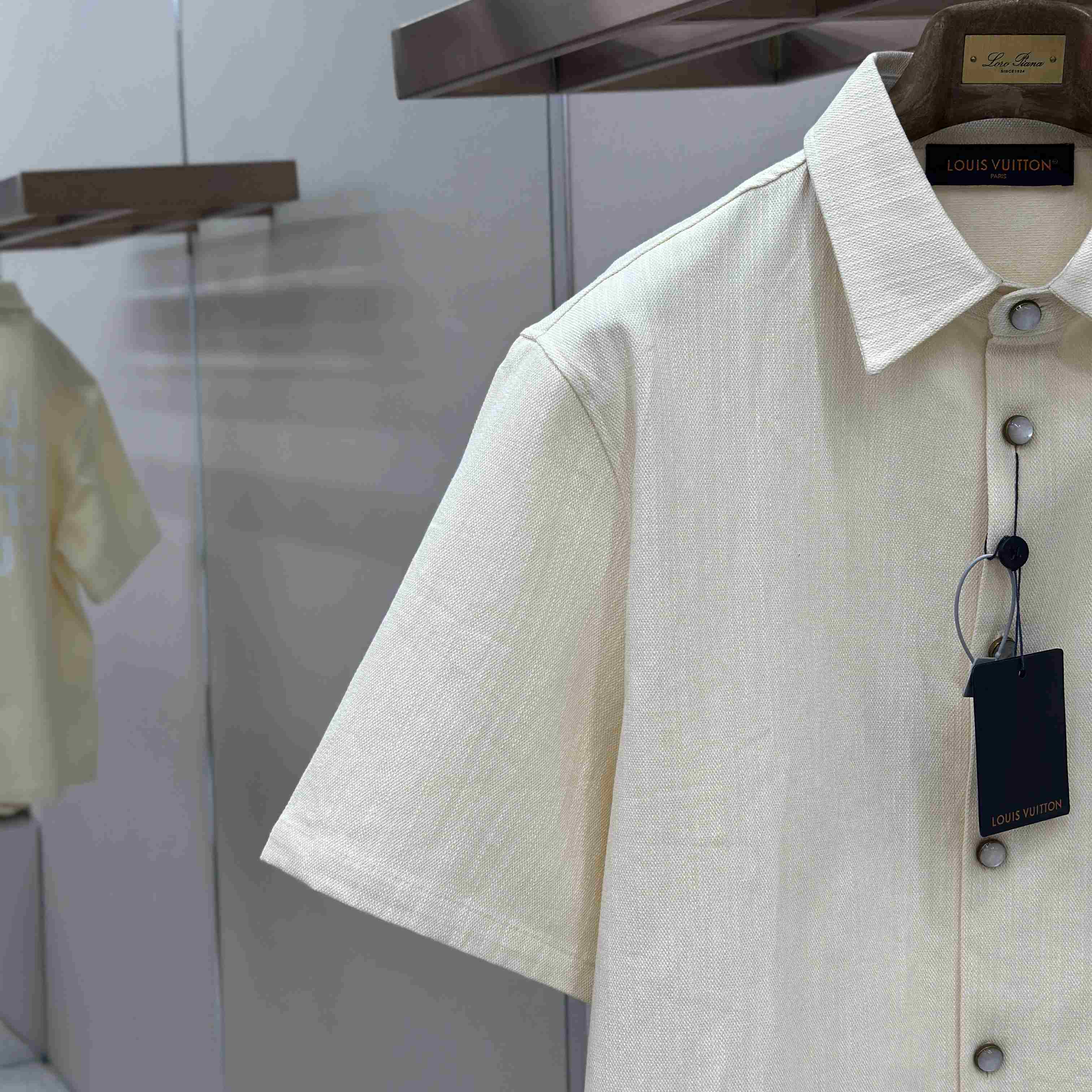 Louis Vuitton Silk-Blend Short-Sleeved Shirt 1AHCHW - DopestKickz