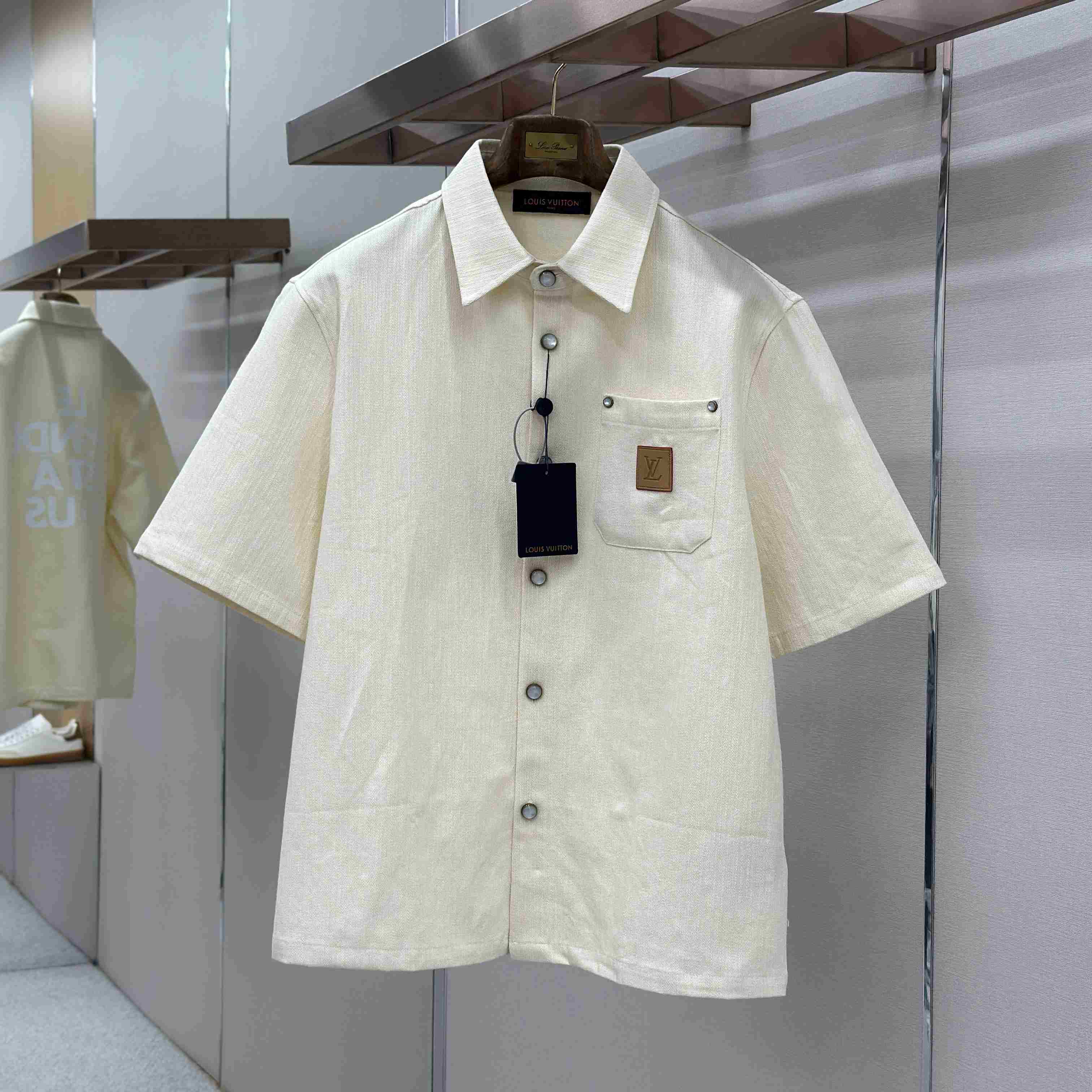Louis Vuitton Silk-Blend Short-Sleeved Shirt 1AHCHW - DopestKickz