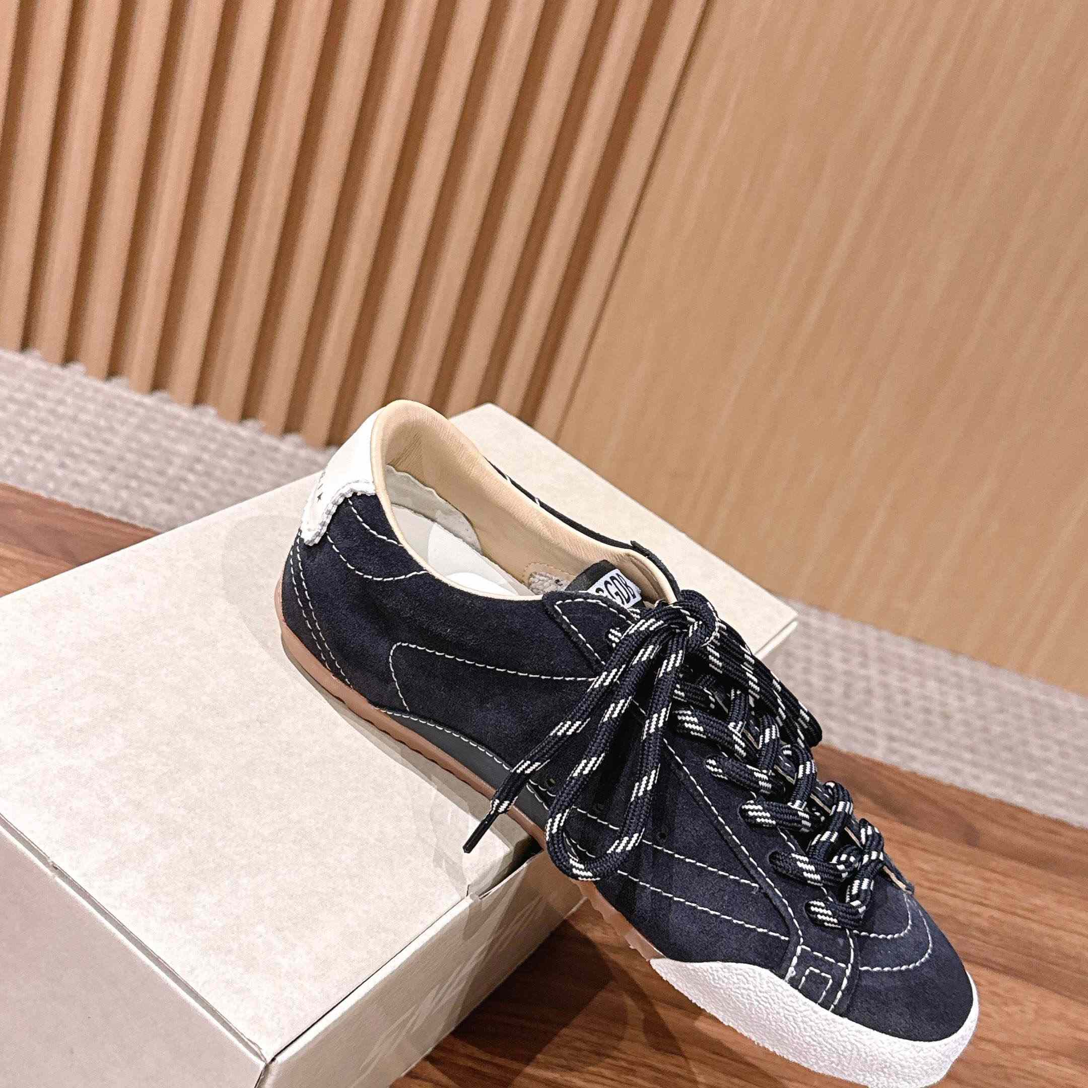 Golden Goose True-Star Sneakers - DopestKickz