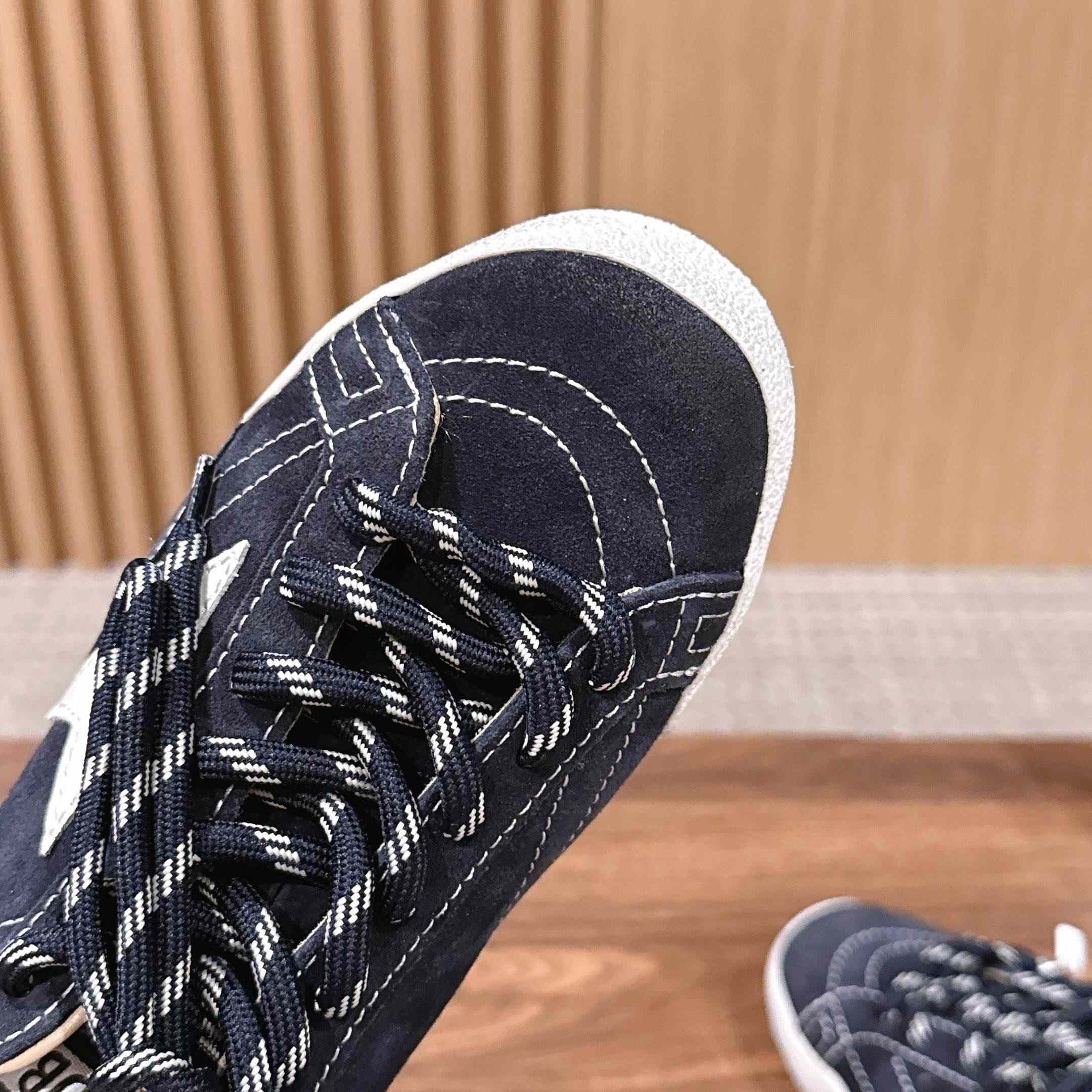 Golden Goose True-Star Sneakers - DopestKickz