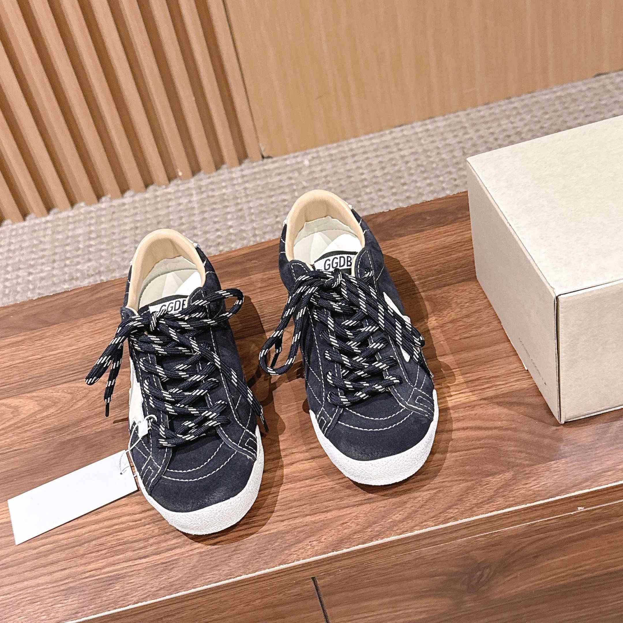 Golden Goose True-Star Sneakers - DopestKickz